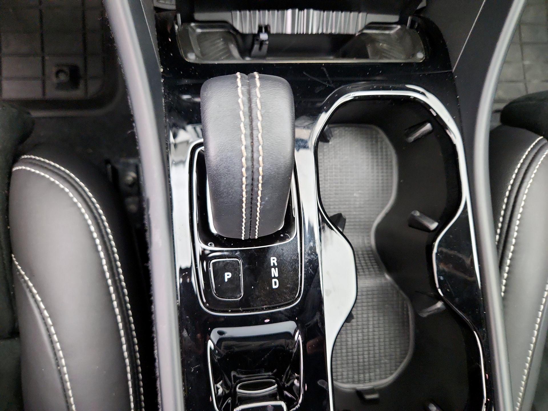 Thumbnail: 2022 Volvo XC40 - 18