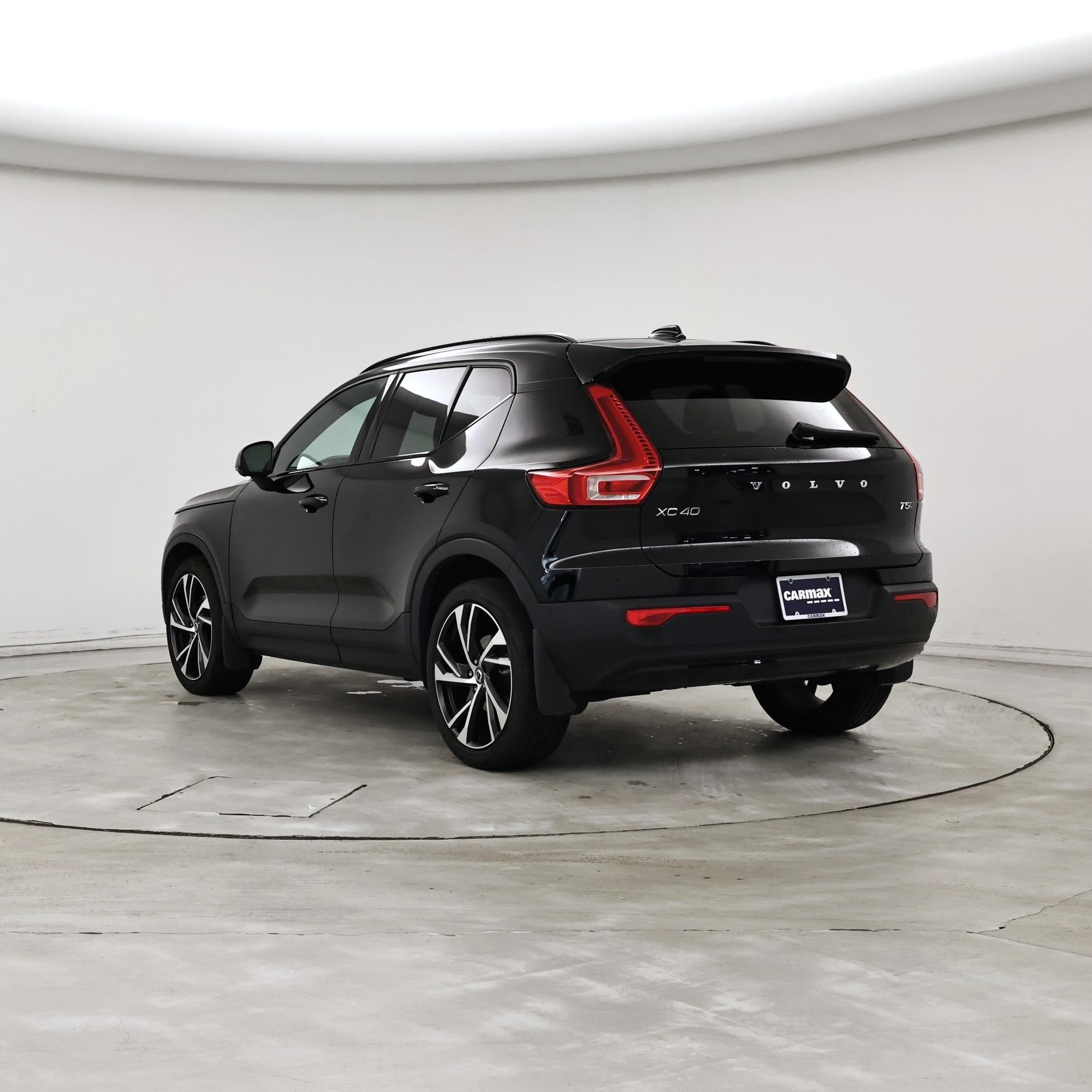 Thumbnail: 2022 Volvo XC40 - 2