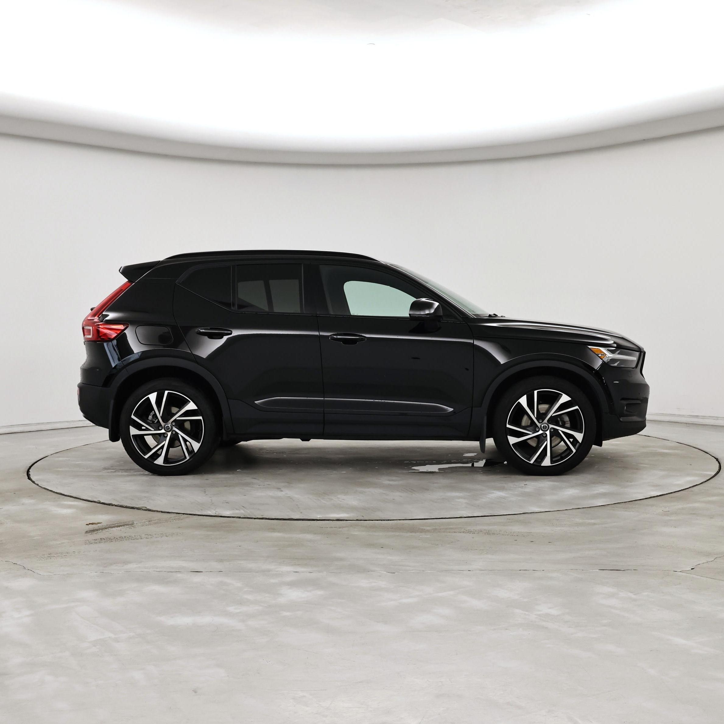 Thumbnail: 2022 Volvo XC40 - 7