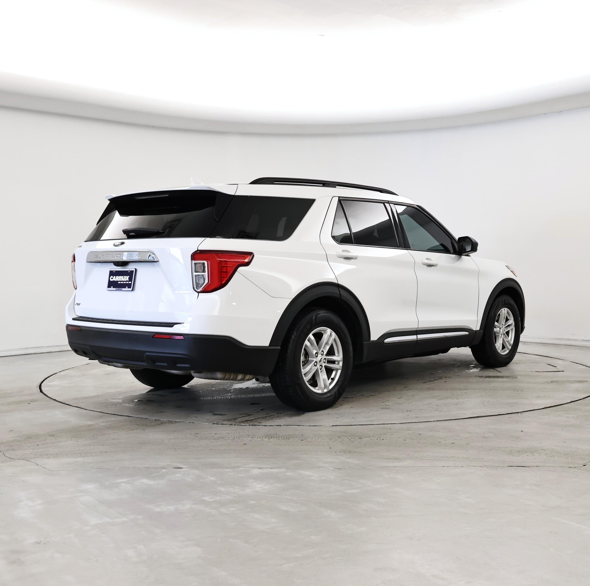 Thumbnail: 2020 Ford Explorer - 8