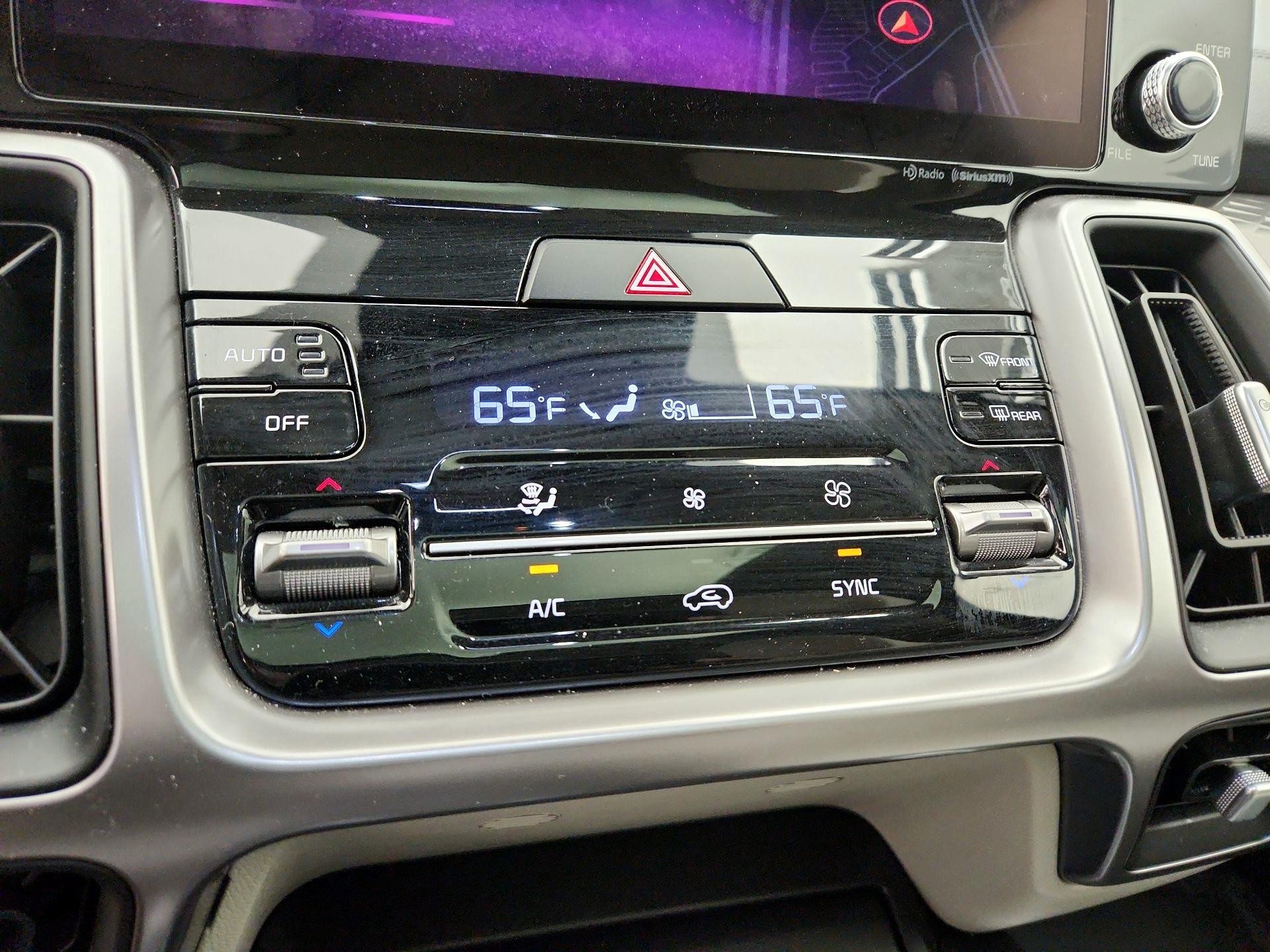 Thumbnail: 2023 Kia Sorento - 17