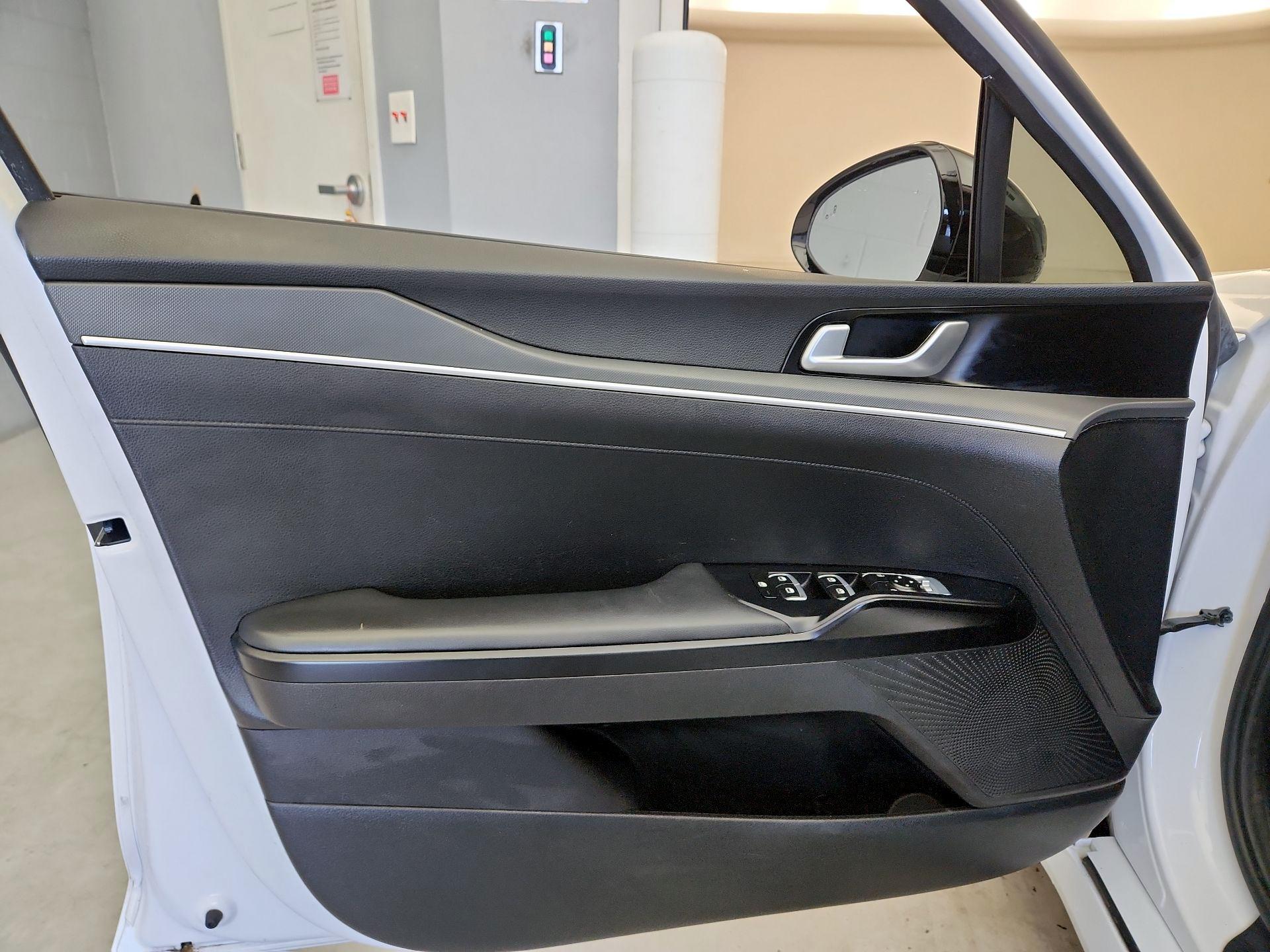 Thumbnail: 2022 Kia K5 - 12