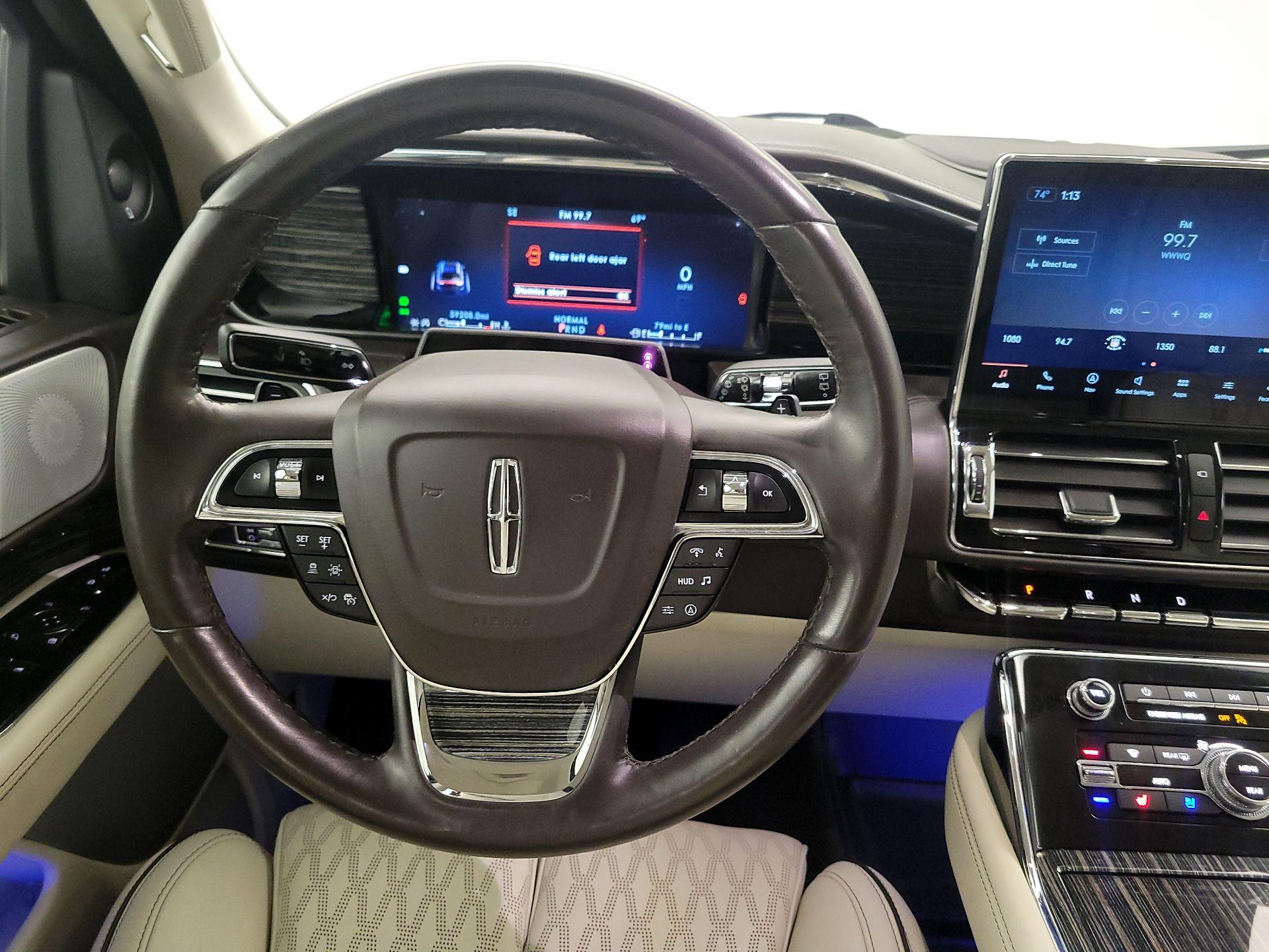 Thumbnail: 2023 Lincoln Navigator - 10