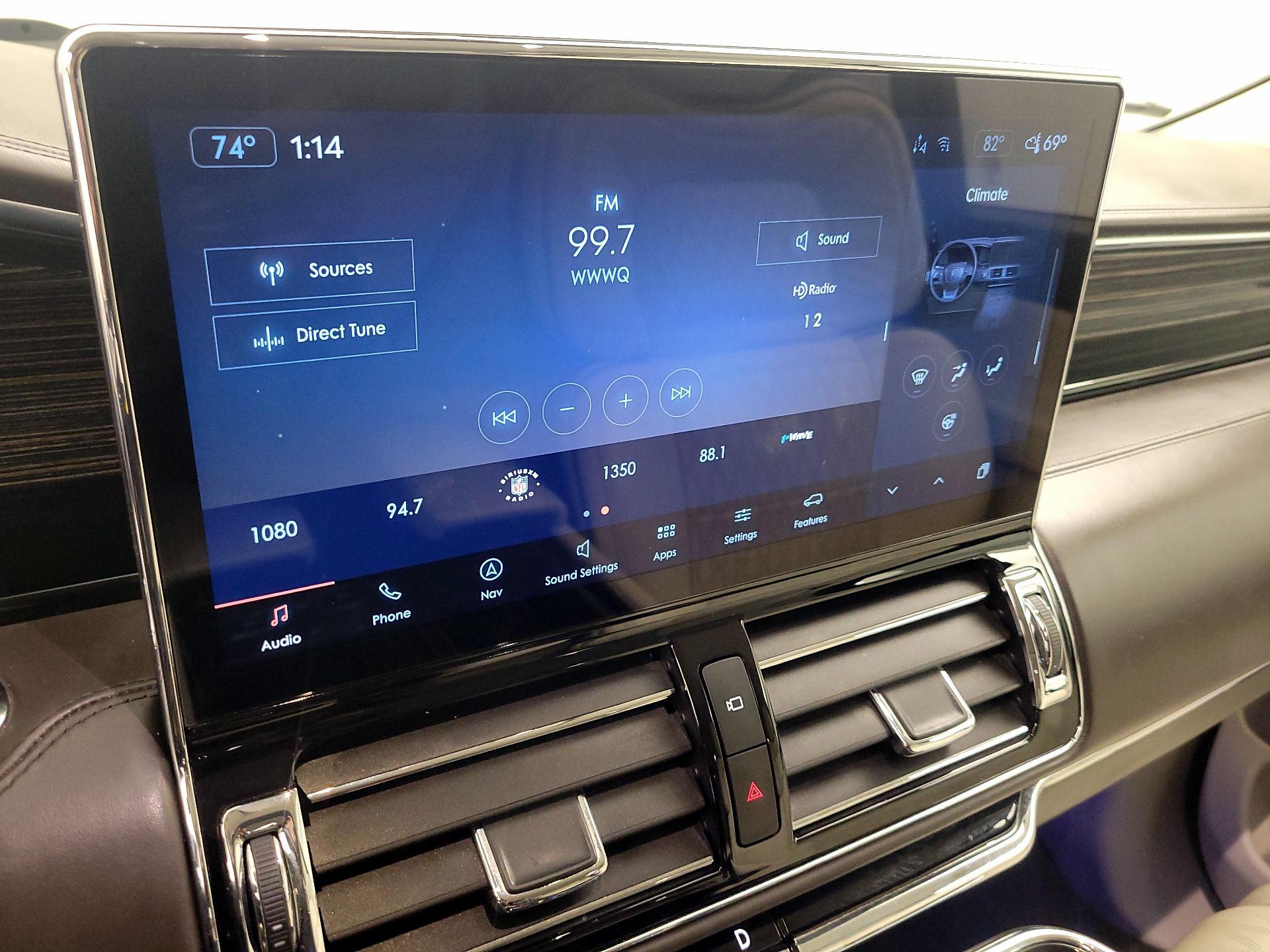 Thumbnail: 2023 Lincoln Navigator - 16