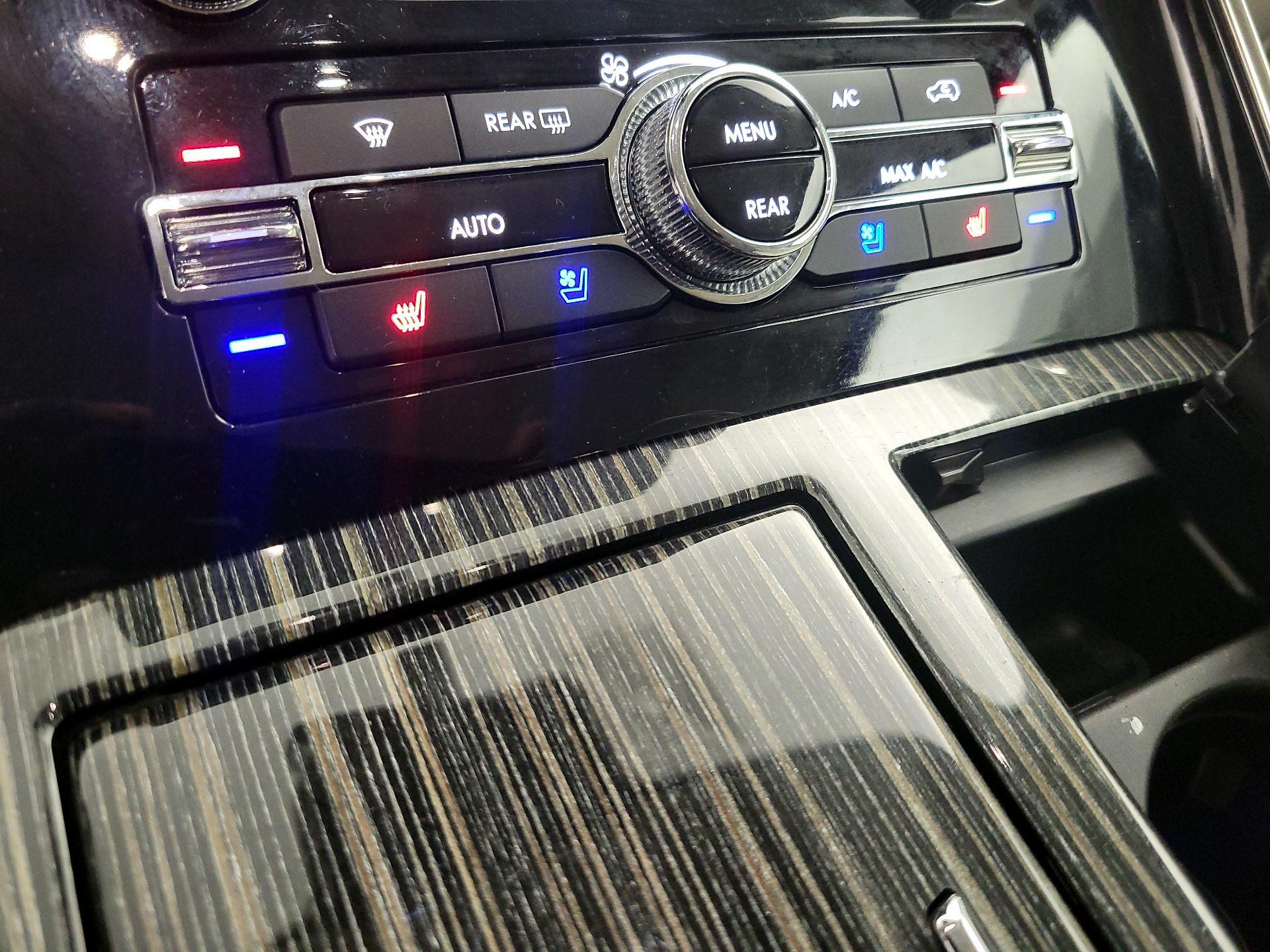 Thumbnail: 2023 Lincoln Navigator - 17