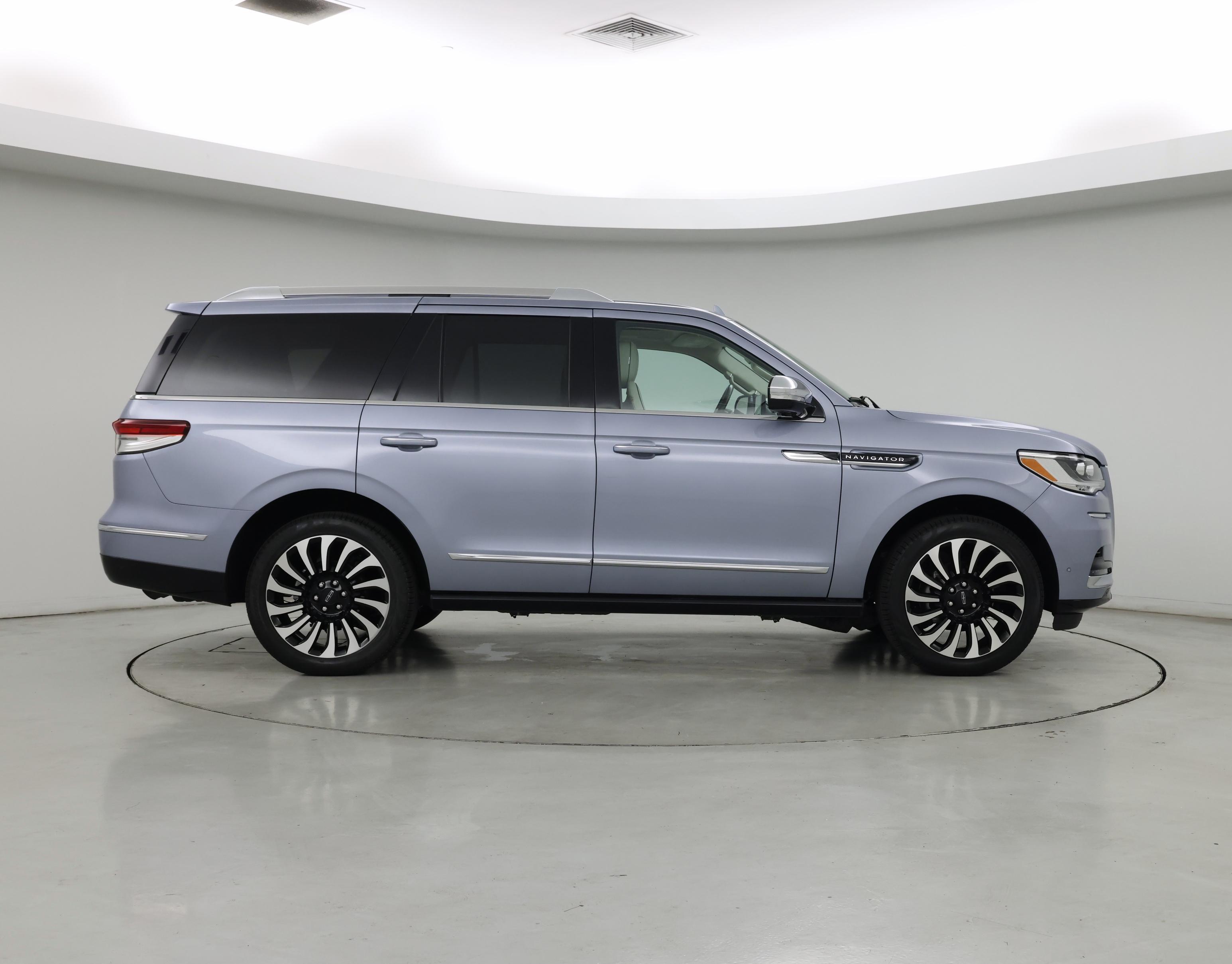 Thumbnail: 2023 Lincoln Navigator - 7