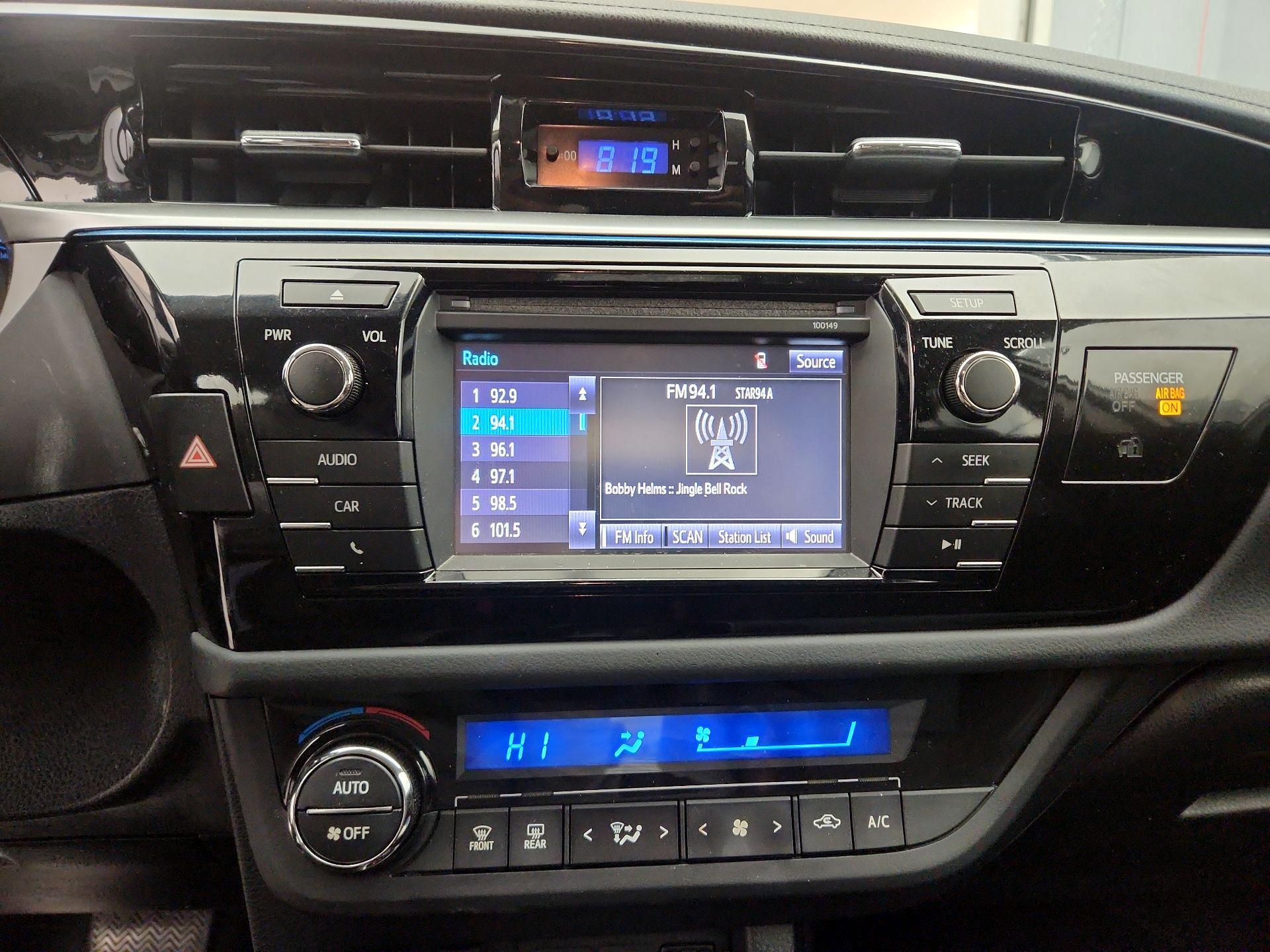 Thumbnail: 2015 Toyota Corolla - 15