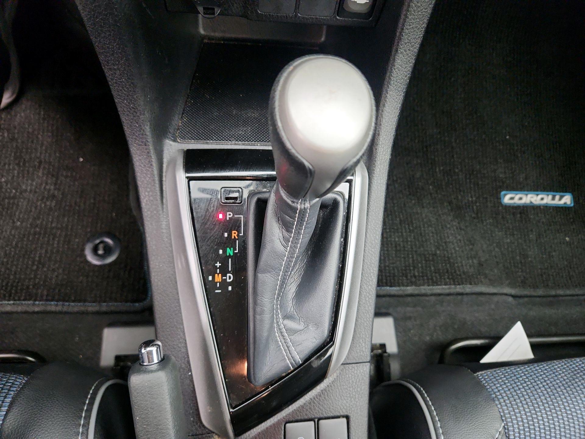 Thumbnail: 2015 Toyota Corolla - 17