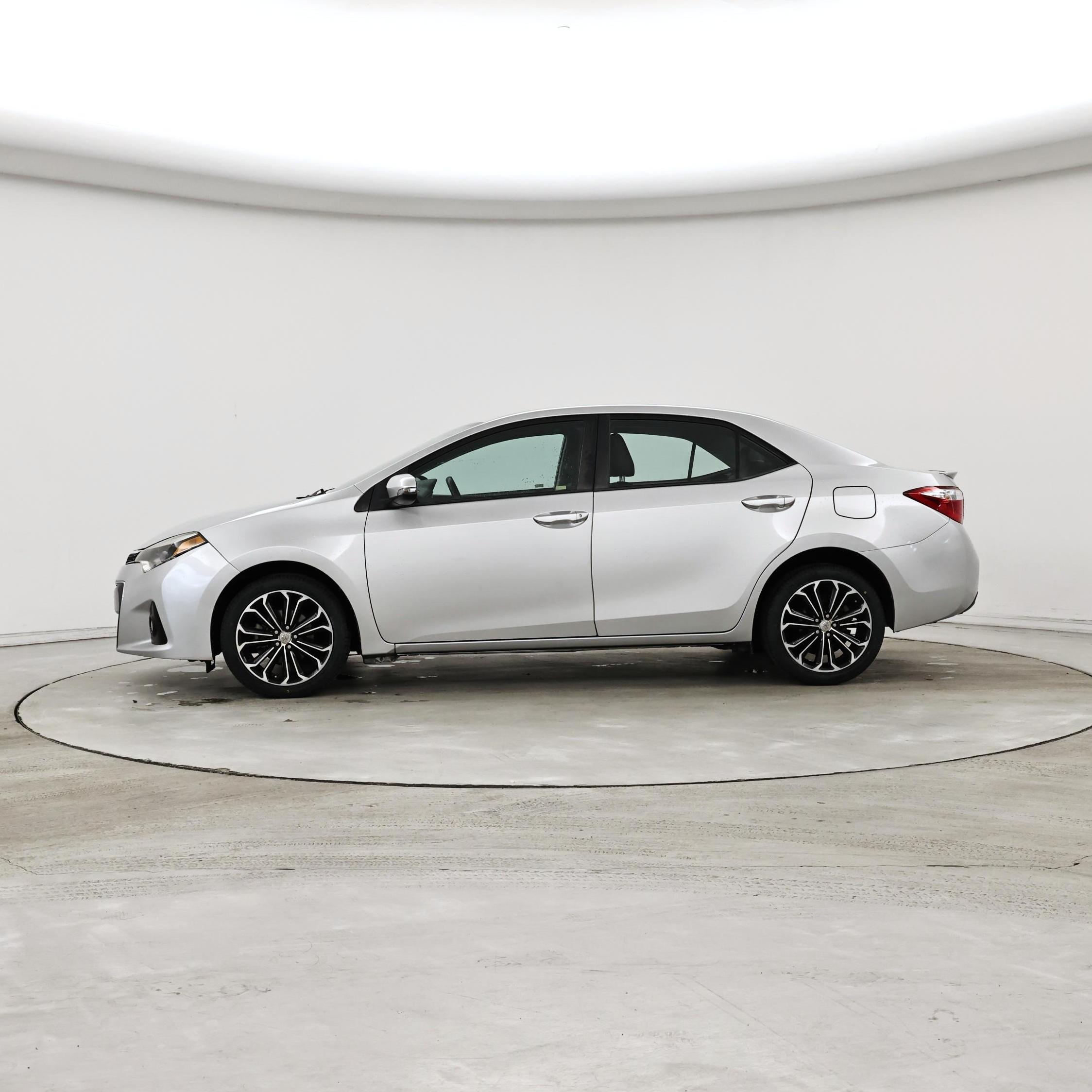 Thumbnail: 2015 Toyota Corolla - 3