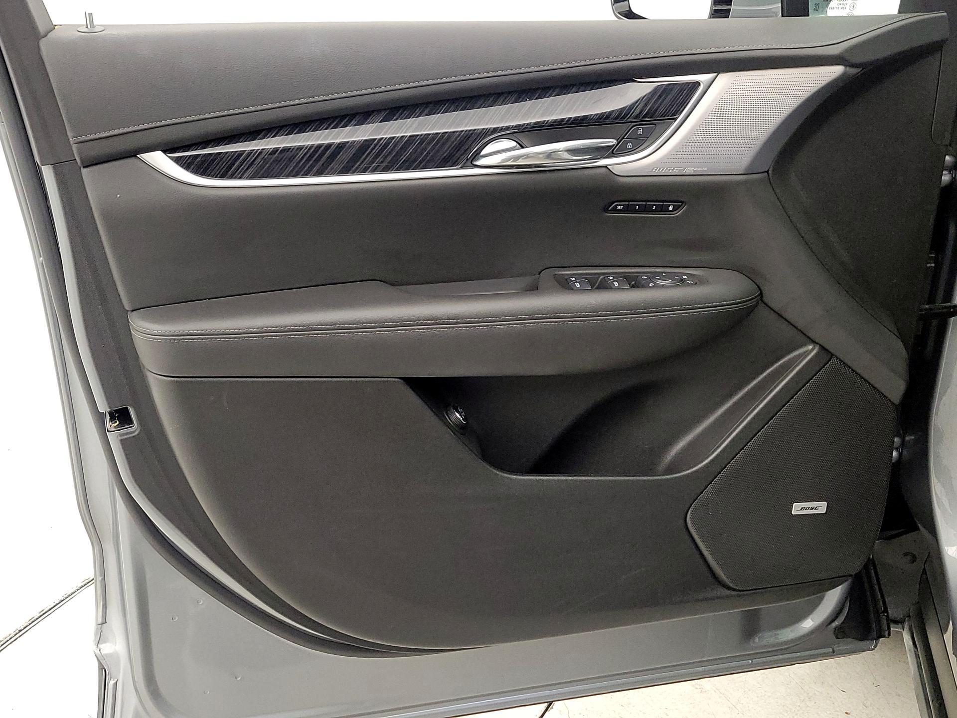 Thumbnail: 2025 Cadillac XT6 - 12