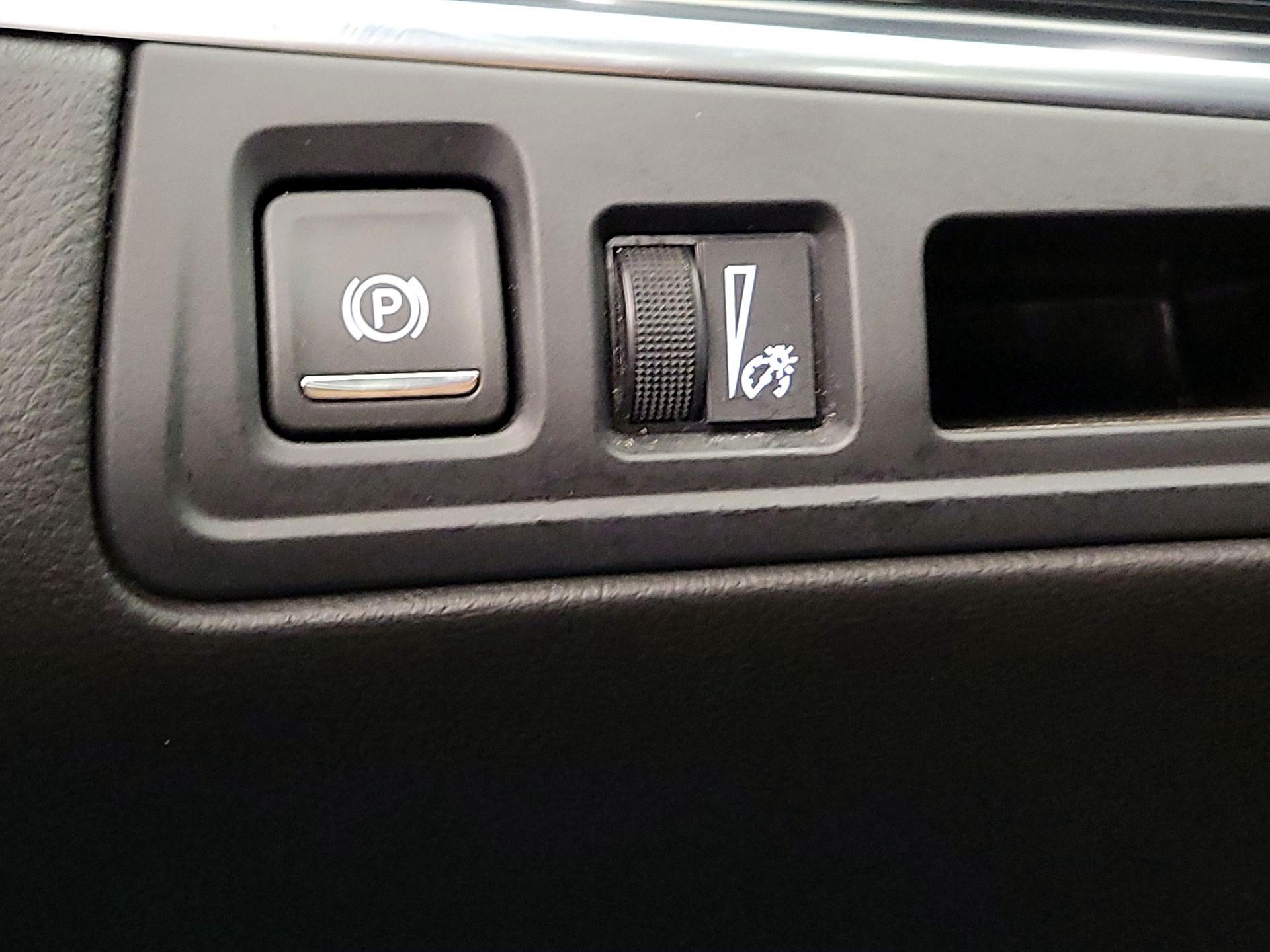 Thumbnail: 2025 Cadillac XT6 - 13