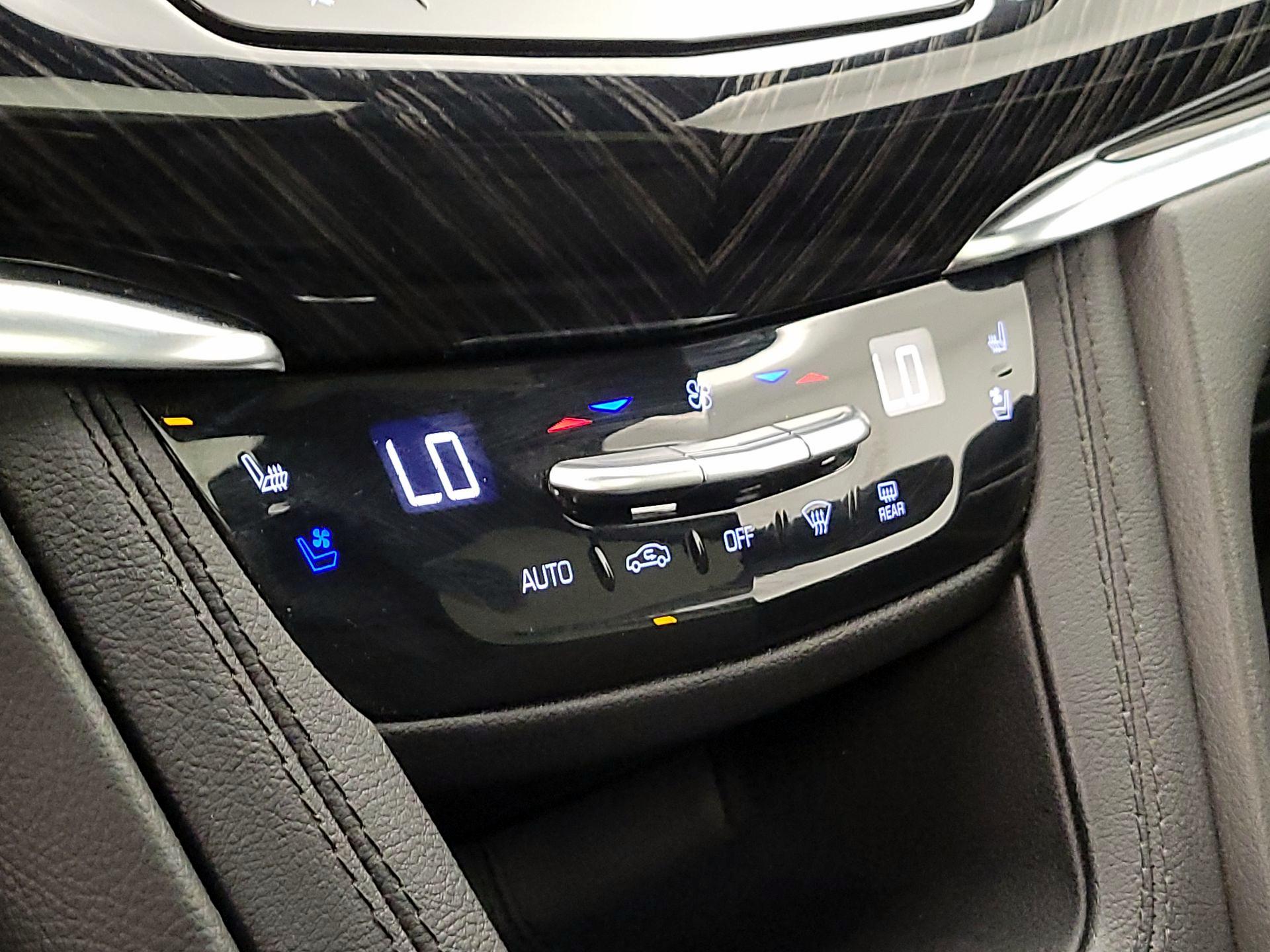 Thumbnail: 2025 Cadillac XT6 - 16