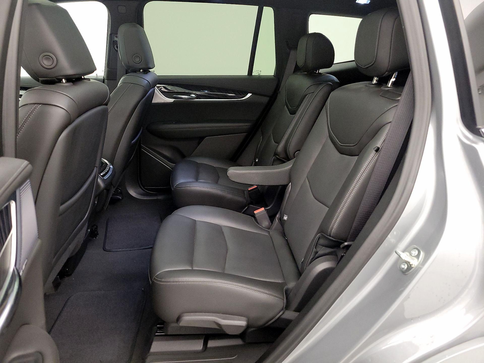 Thumbnail: 2025 Cadillac XT6 - 20