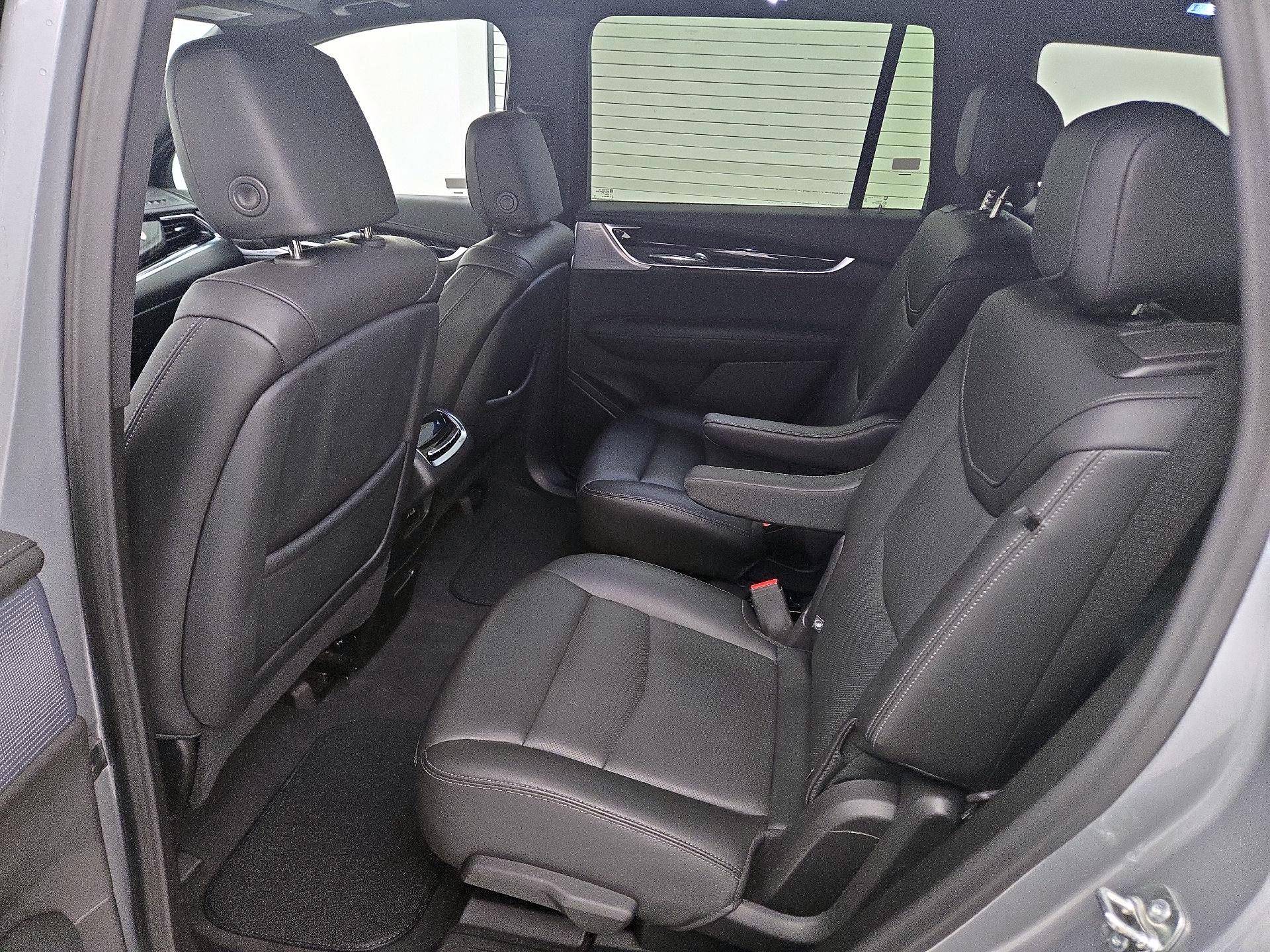 Thumbnail: 2025 Cadillac XT6 - 18