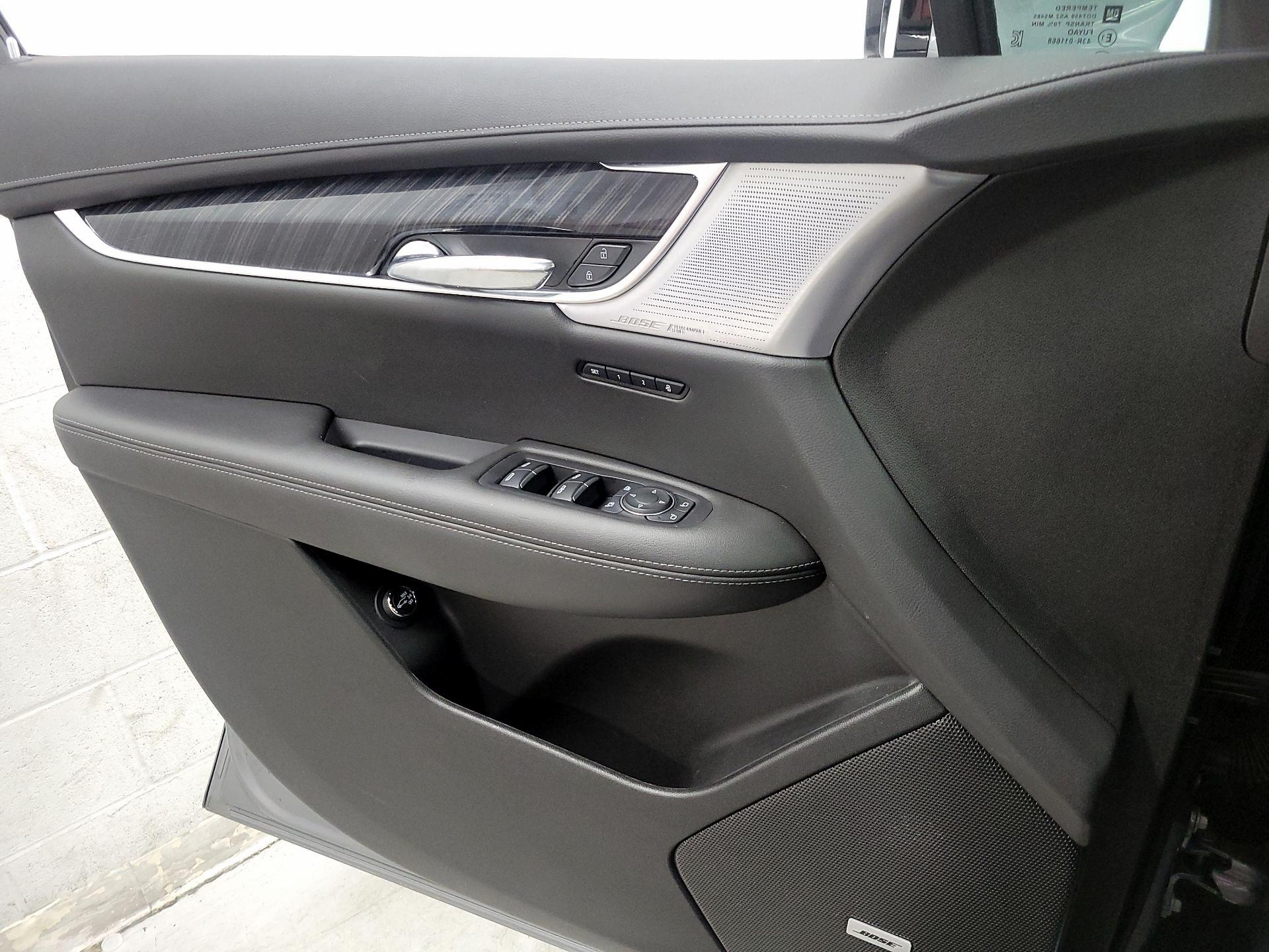 Thumbnail: 2025 Cadillac XT6 - 12