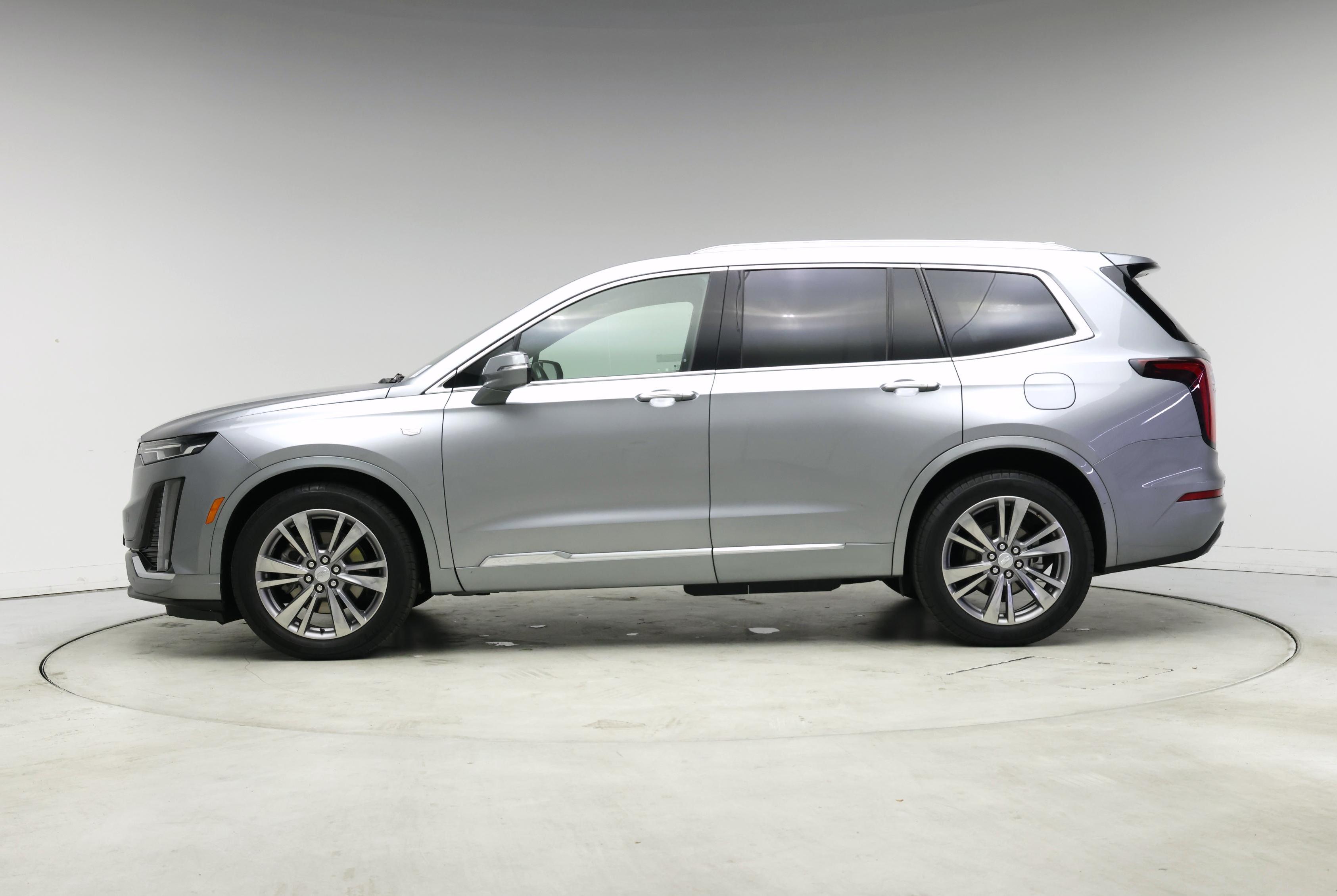 Thumbnail: 2025 Cadillac XT6 - 3