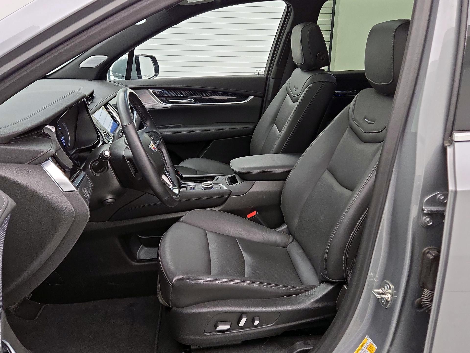 Thumbnail: 2025 Cadillac XT6 - 11