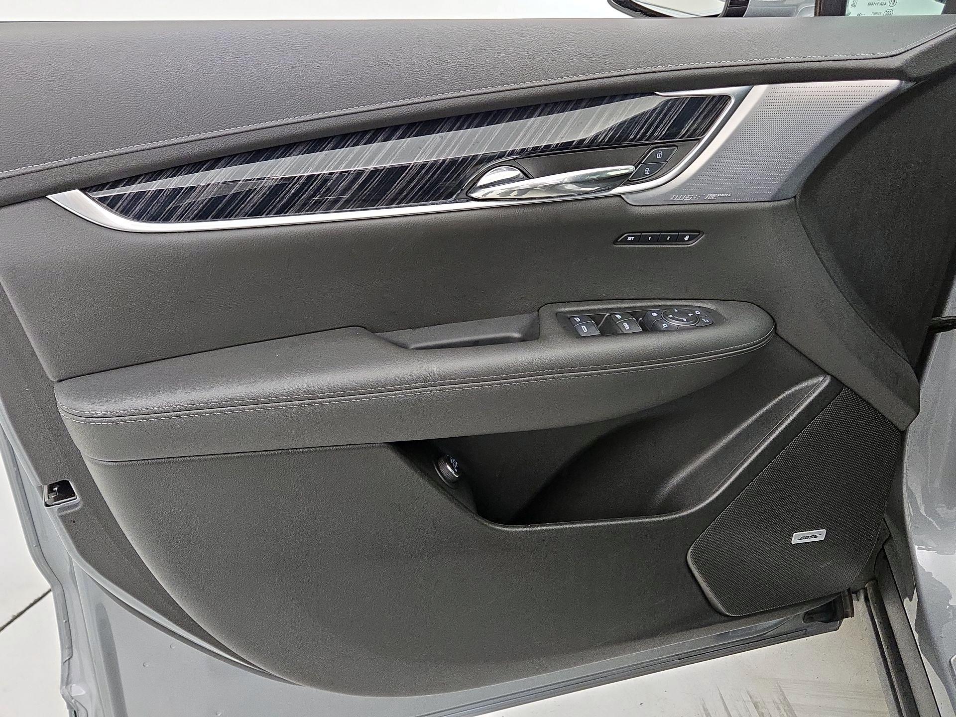 Thumbnail: 2025 Cadillac XT6 - 12