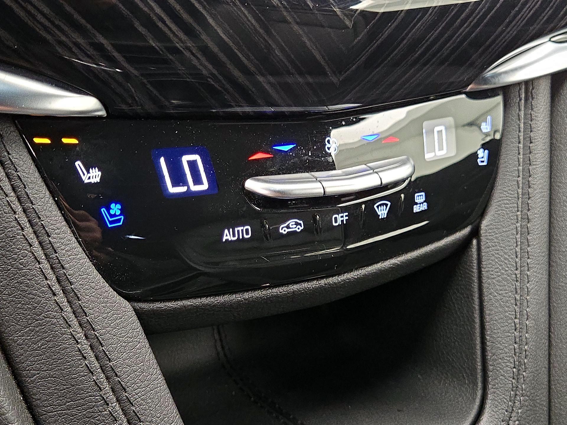 Thumbnail: 2025 Cadillac XT6 - 16