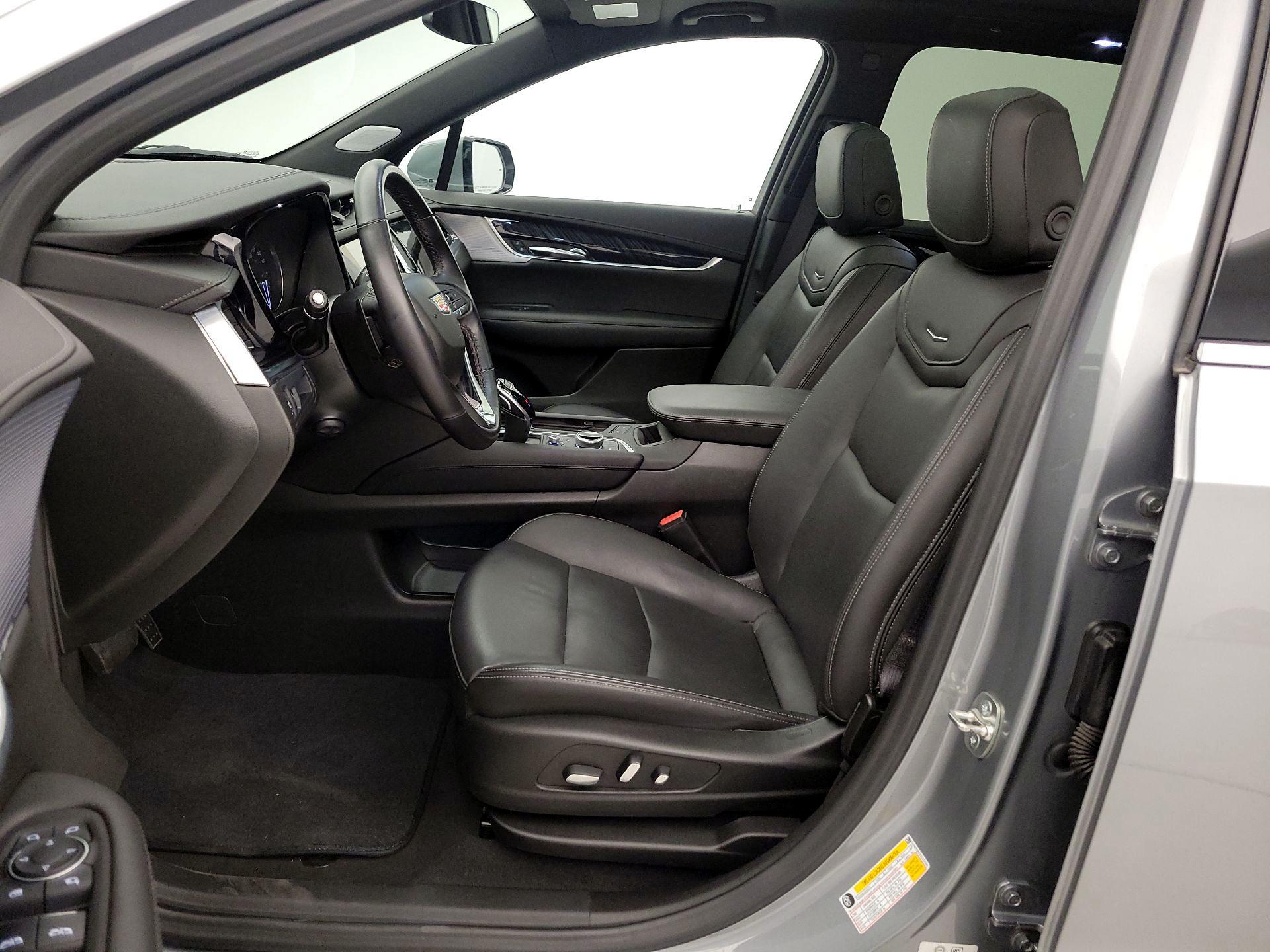 Thumbnail: 2025 Cadillac XT6 - 11