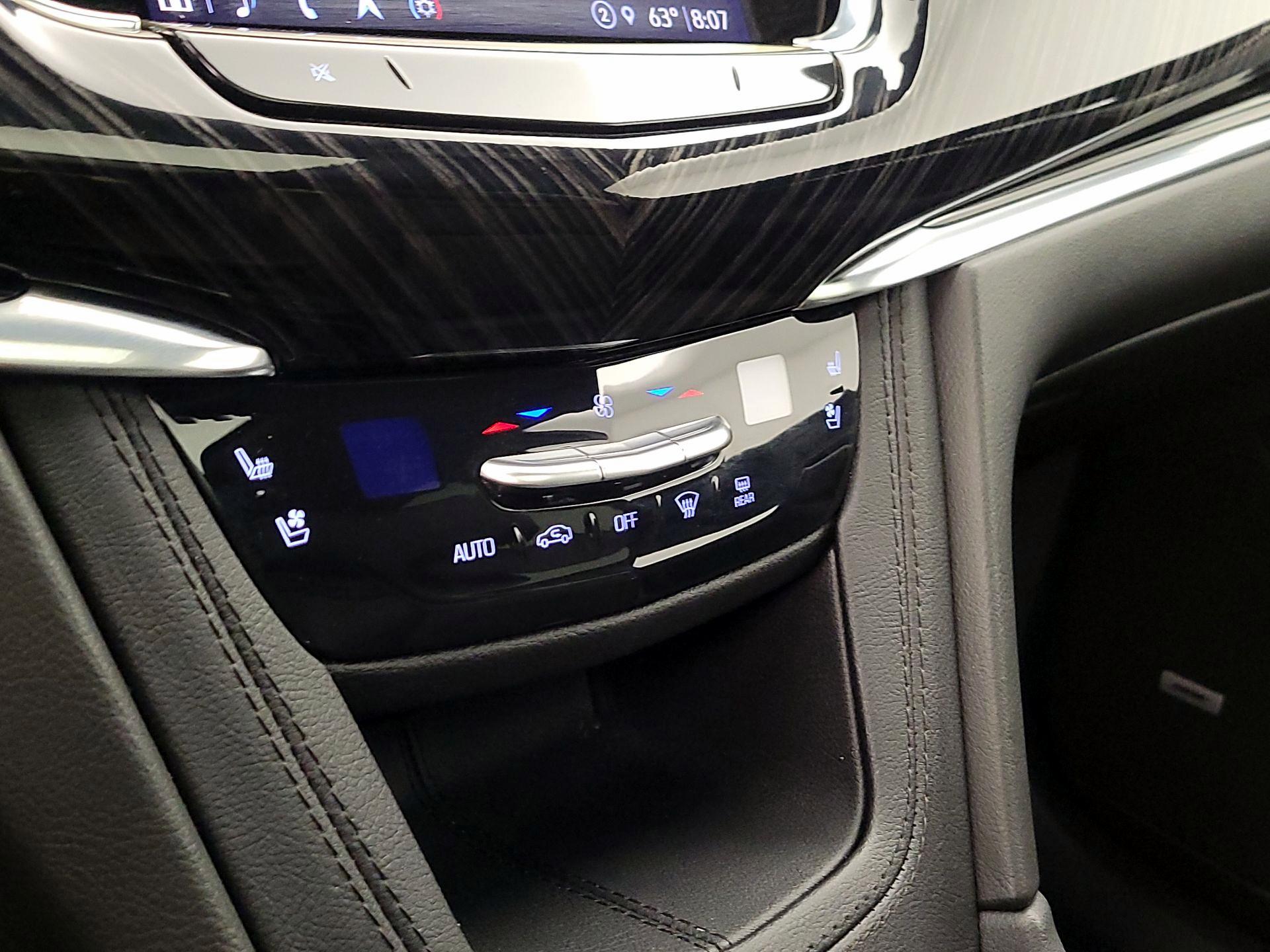 Thumbnail: 2025 Cadillac XT6 - 16