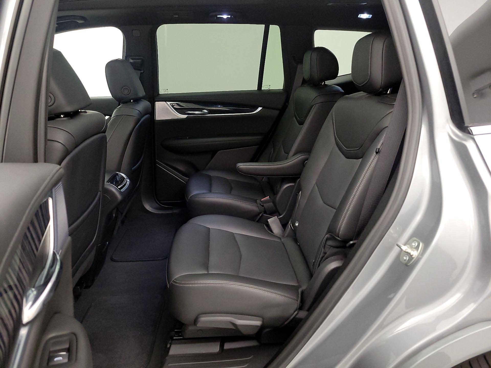 Thumbnail: 2025 Cadillac XT6 - 20