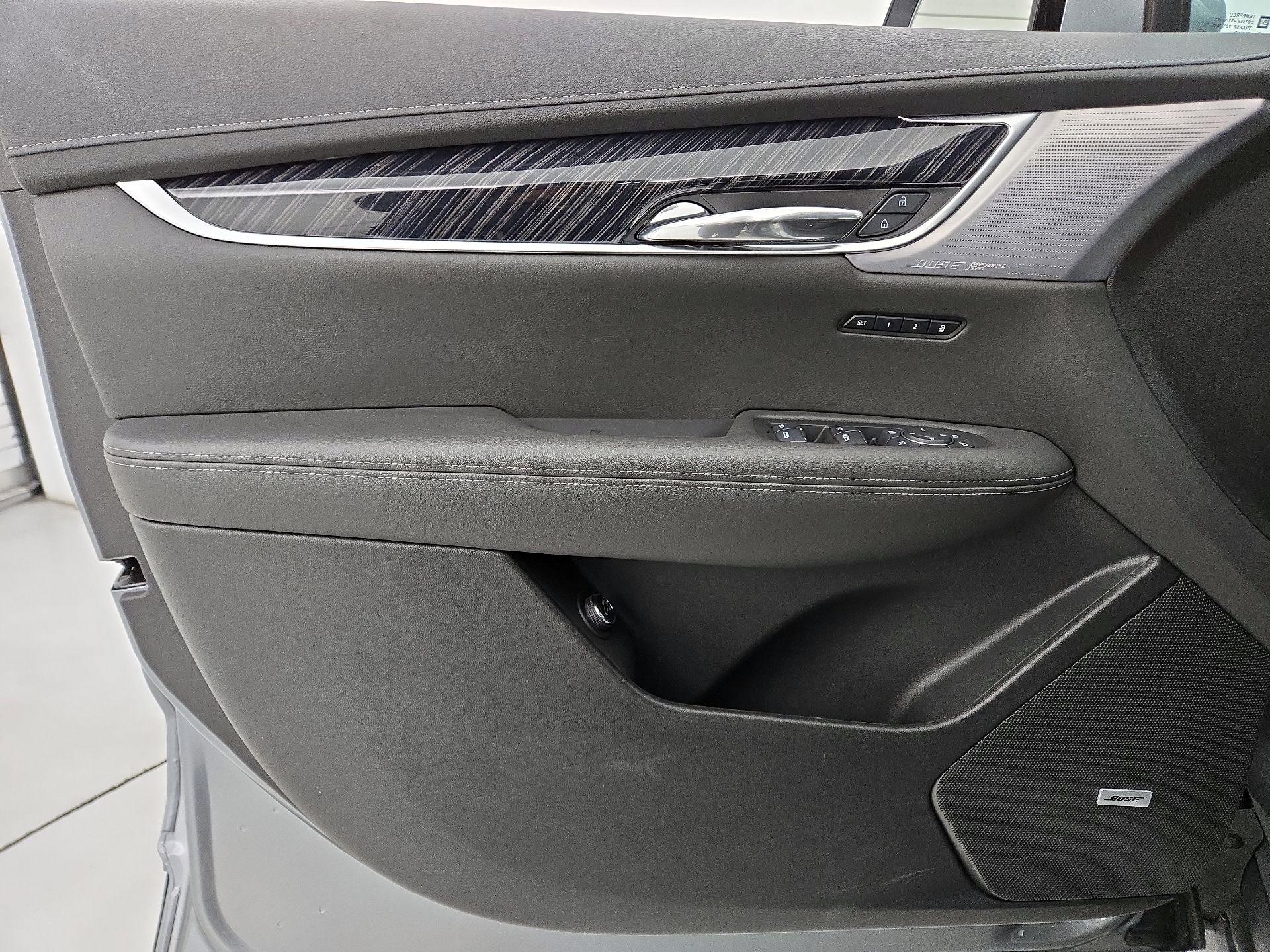 Thumbnail: 2025 Cadillac XT6 - 12