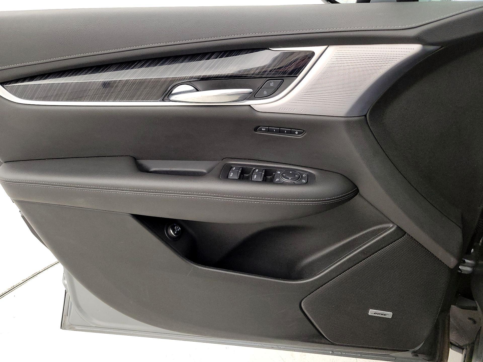 Thumbnail: 2025 Cadillac XT6 - 12