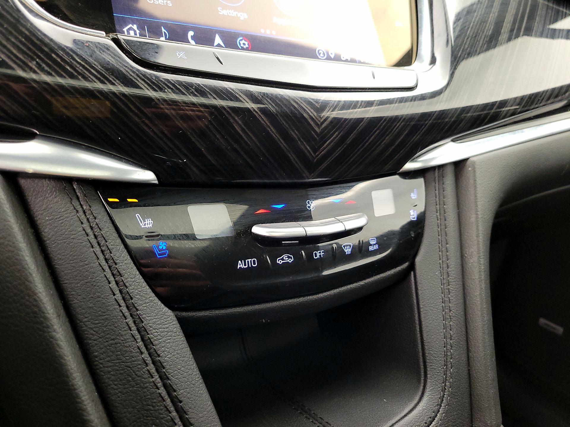 Thumbnail: 2025 Cadillac XT6 - 17