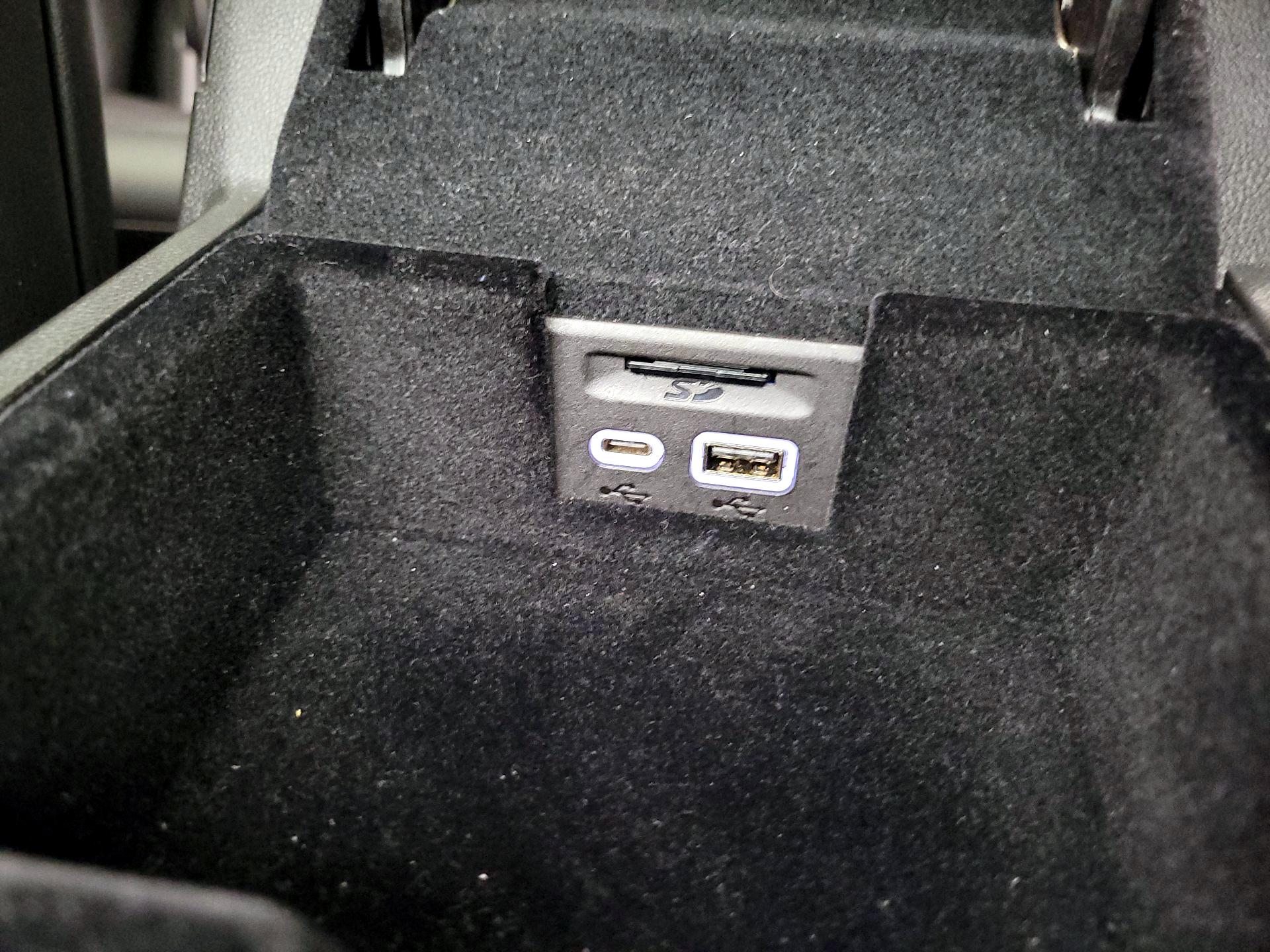 Thumbnail: 2025 Cadillac XT6 - 19