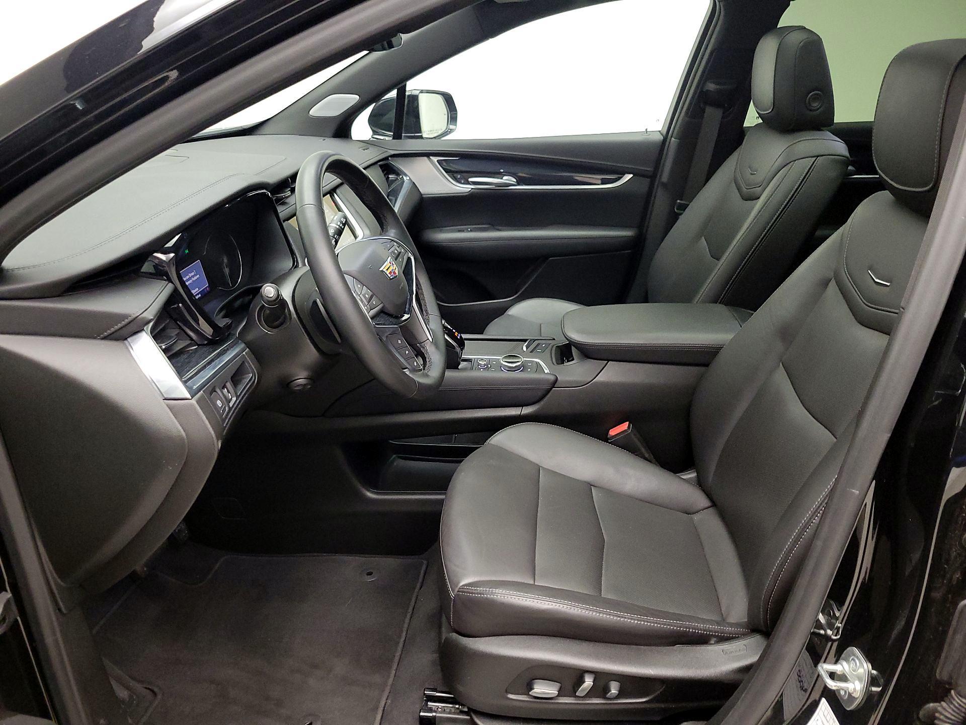 Thumbnail: 2025 Cadillac XT5 - 11