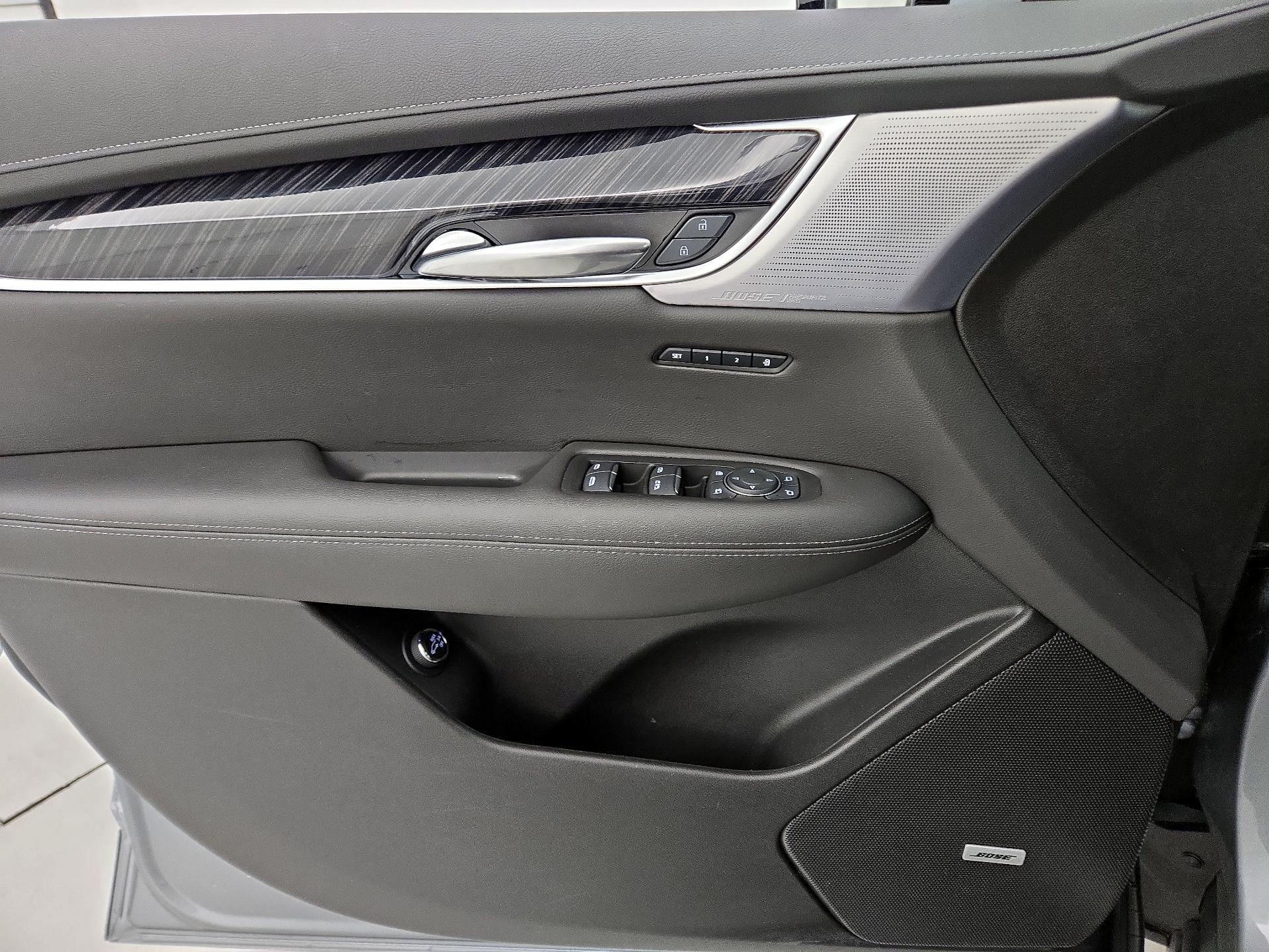 Thumbnail: 2025 Cadillac XT6 - 12