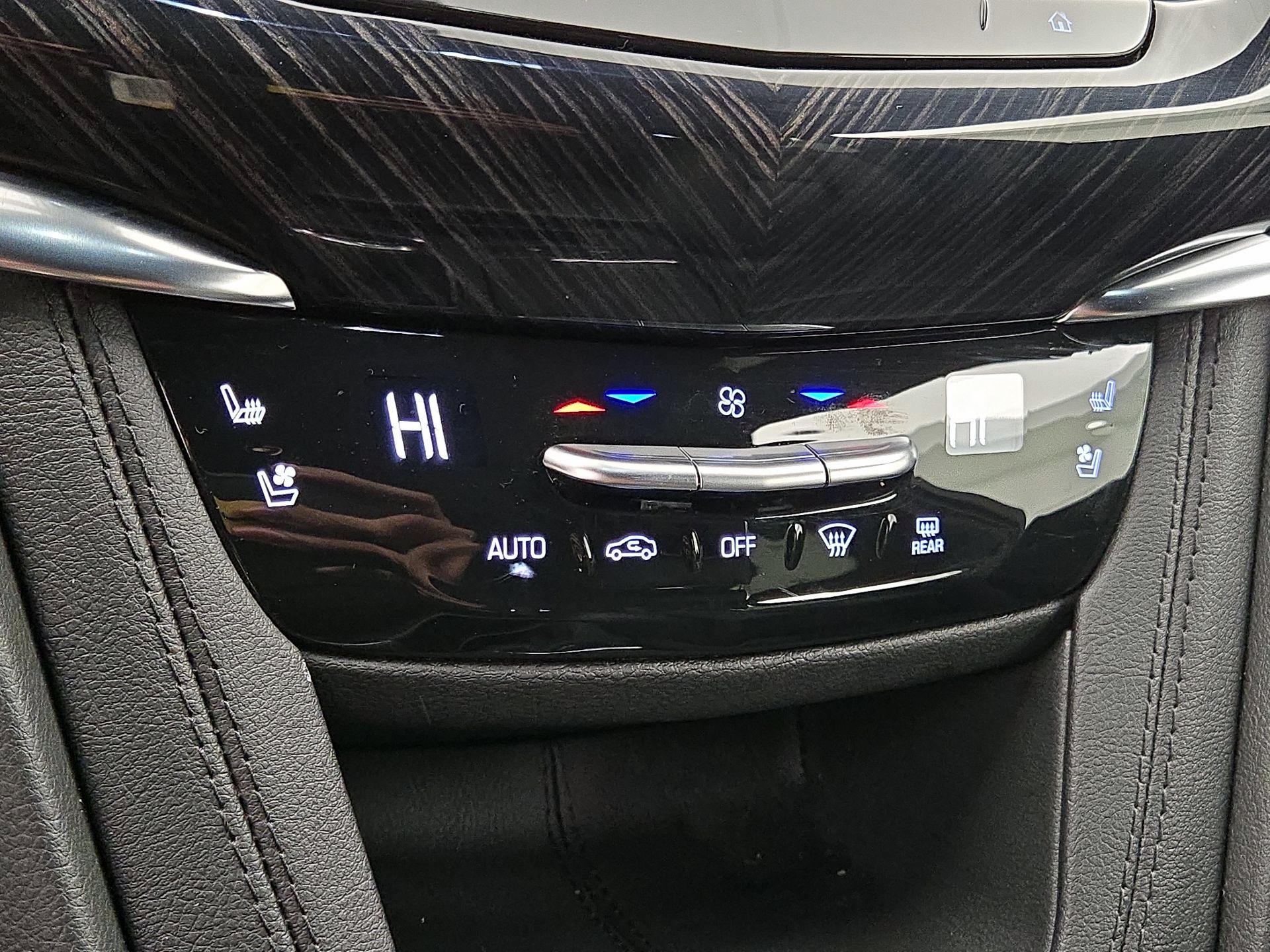 Thumbnail: 2025 Cadillac XT6 - 16