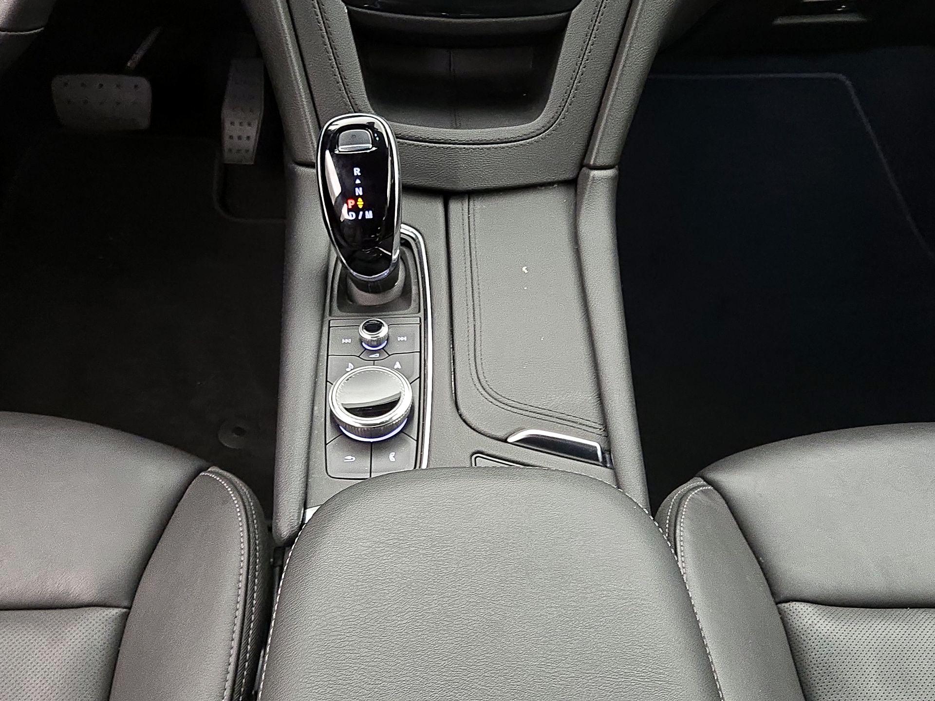 Thumbnail: 2025 Cadillac XT6 - 17