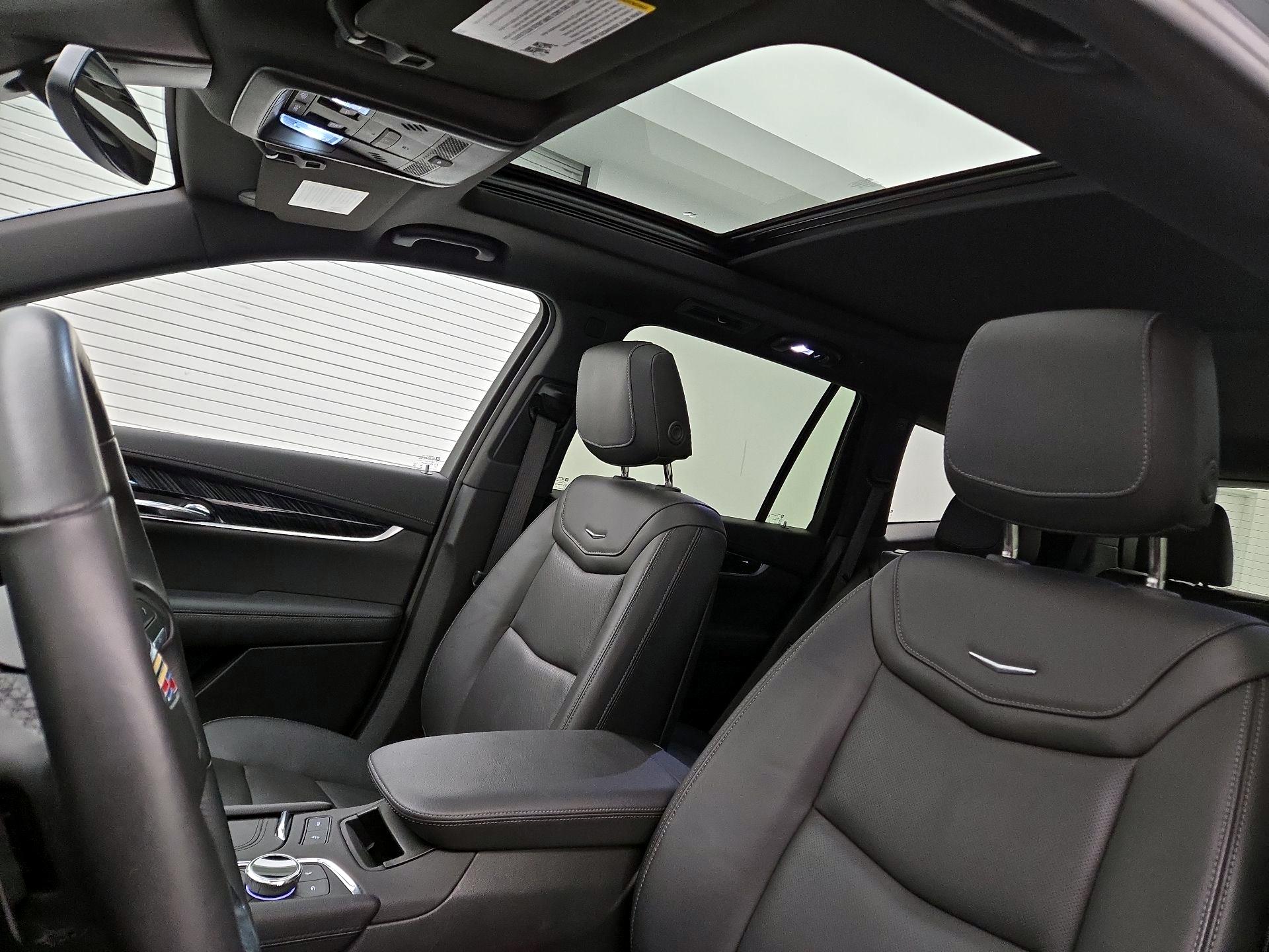 Thumbnail: 2025 Cadillac XT6 - 18