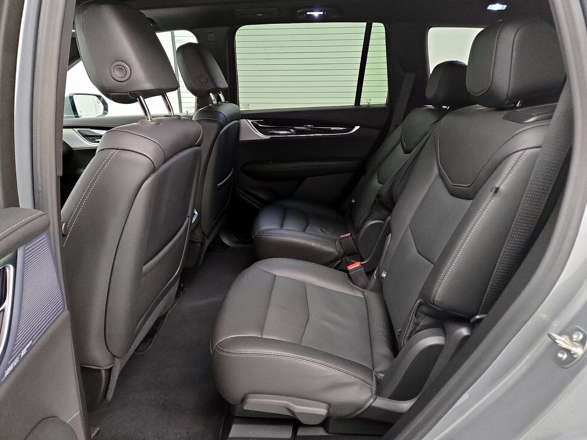 Thumbnail: 2025 Cadillac XT6 - 19