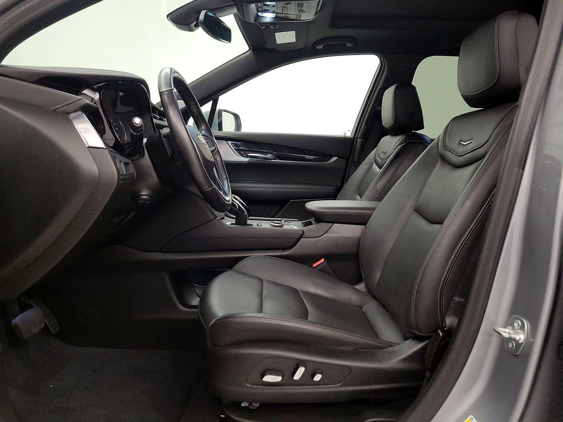 Thumbnail: 2025 Cadillac XT6 - 11