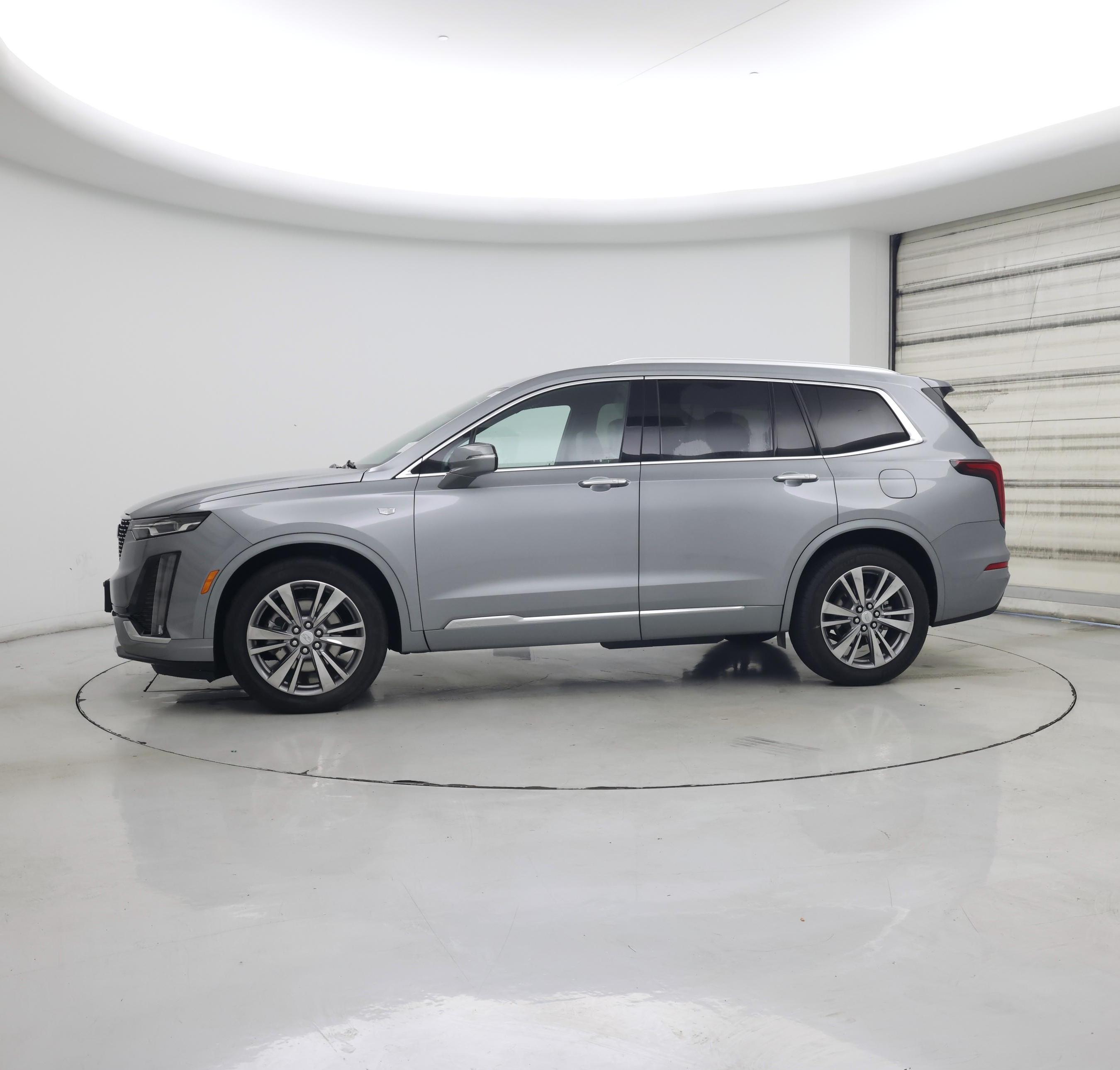 Thumbnail: 2025 Cadillac XT6 - 3