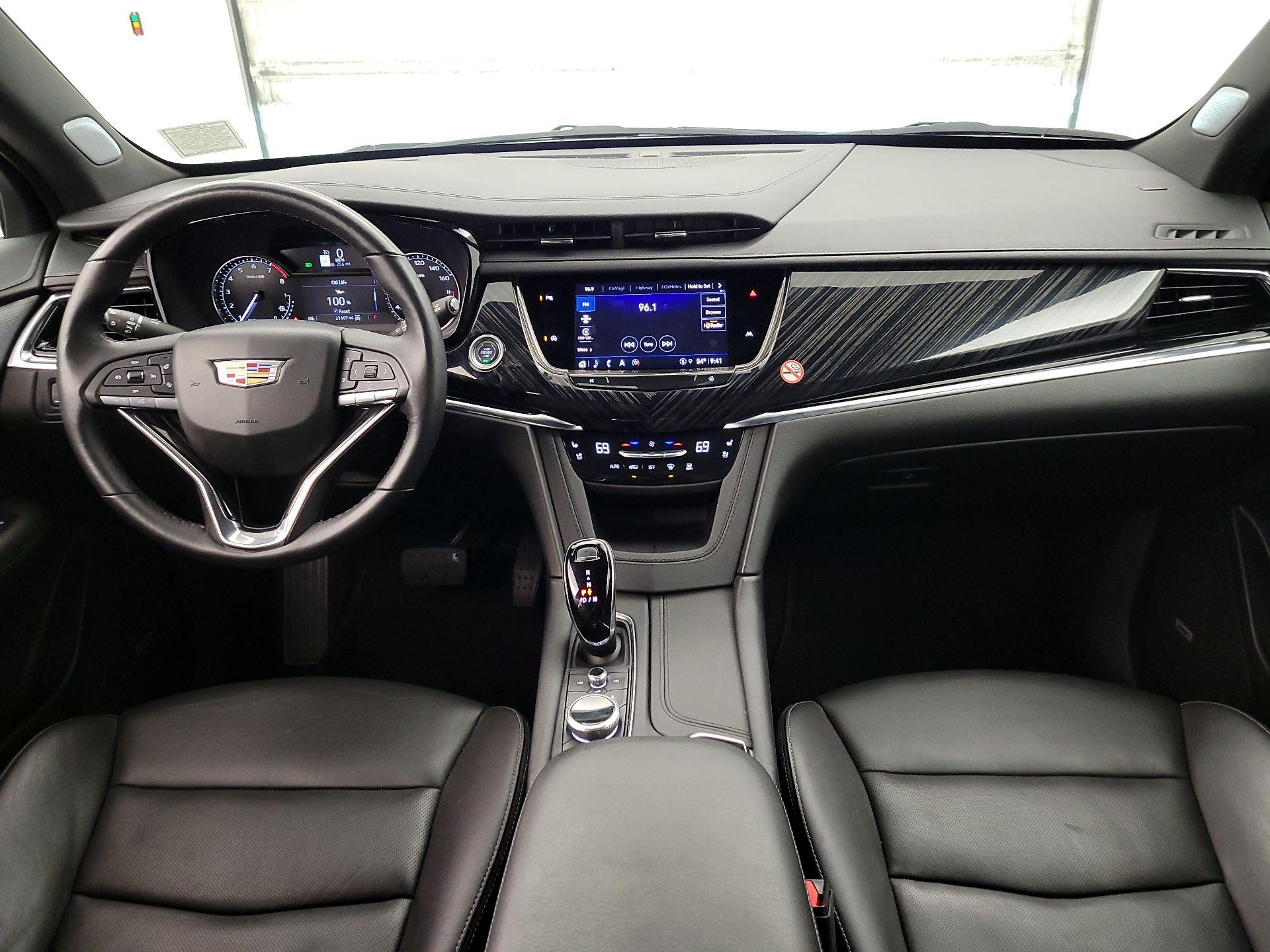 Thumbnail: 2025 Cadillac XT6 - 9