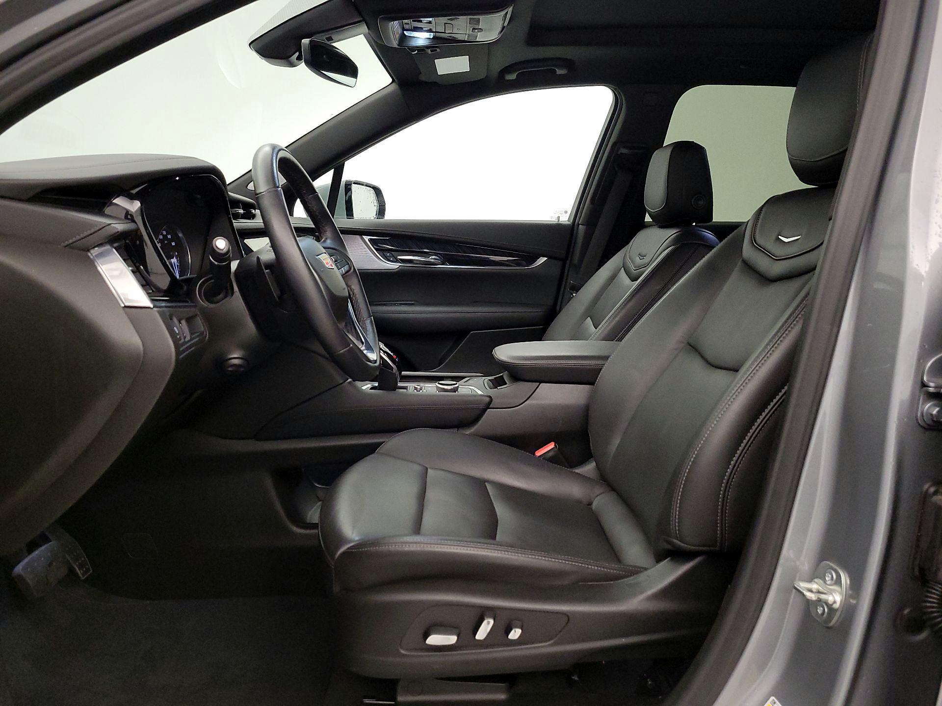 Thumbnail: 2025 Cadillac XT6 - 11