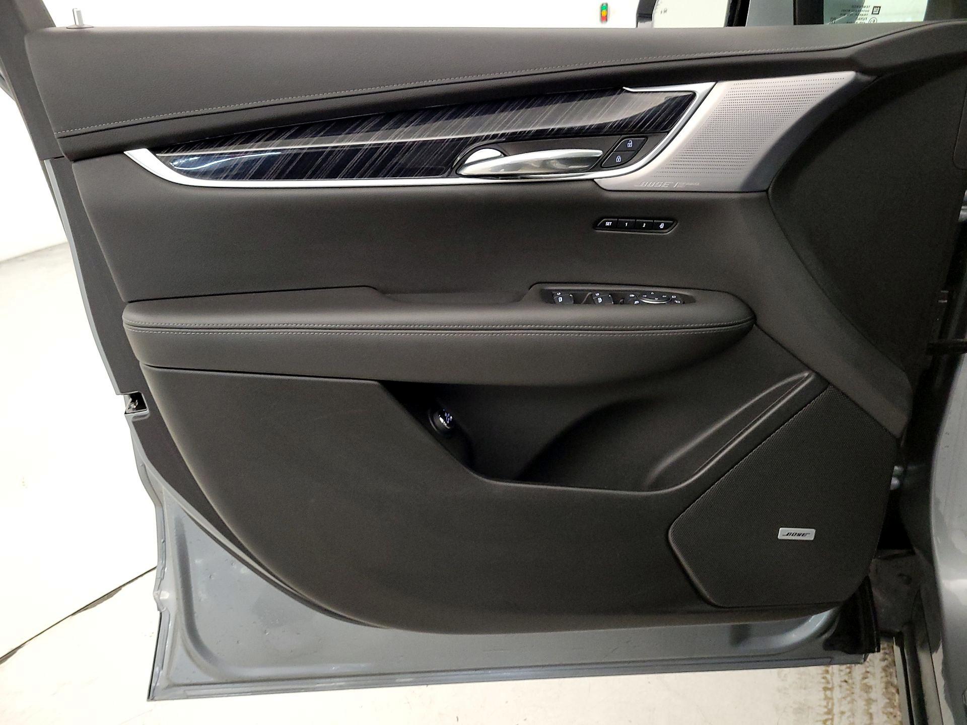 Thumbnail: 2025 Cadillac XT6 - 12