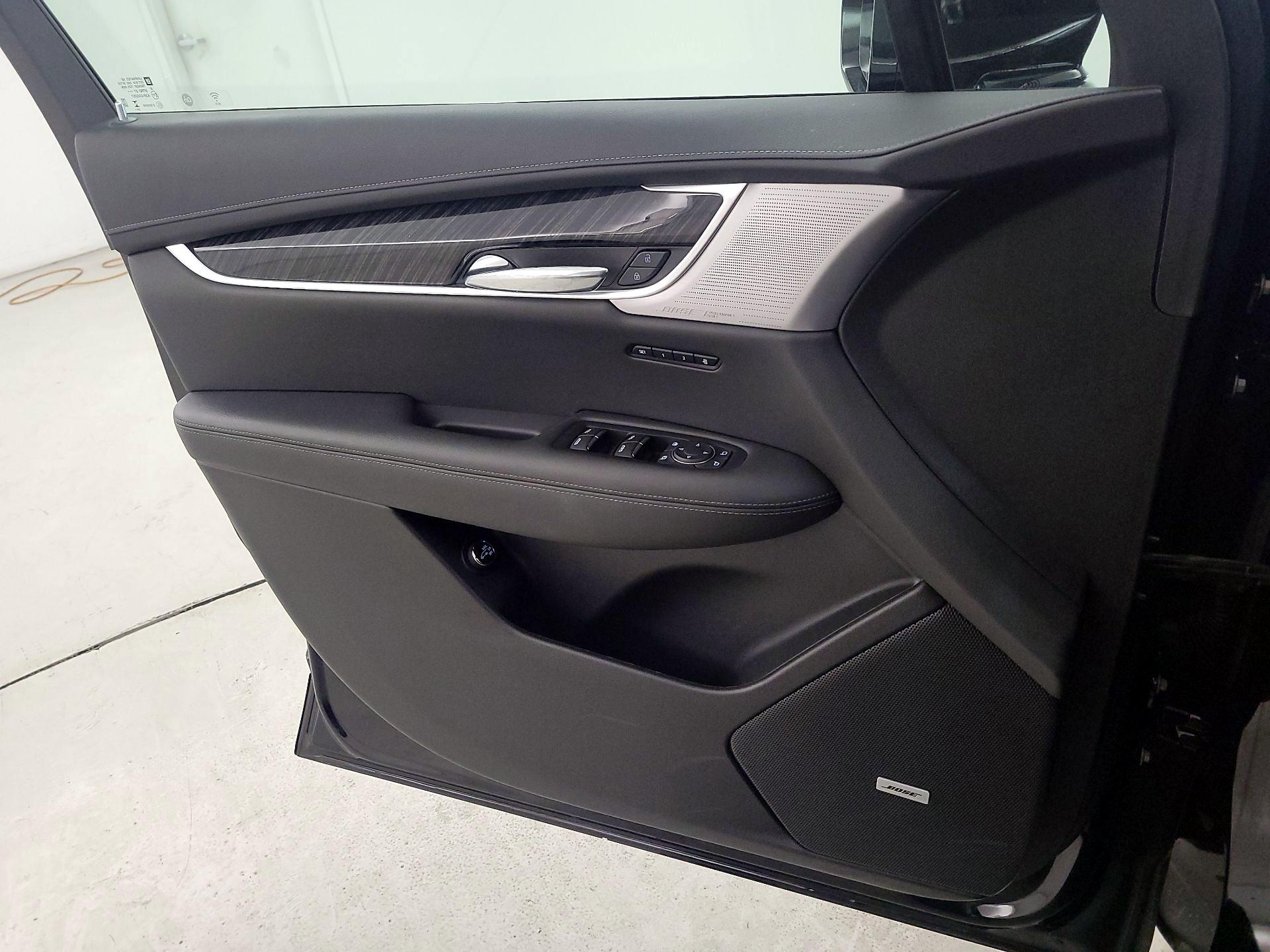 Thumbnail: 2025 Cadillac XT6 - 12