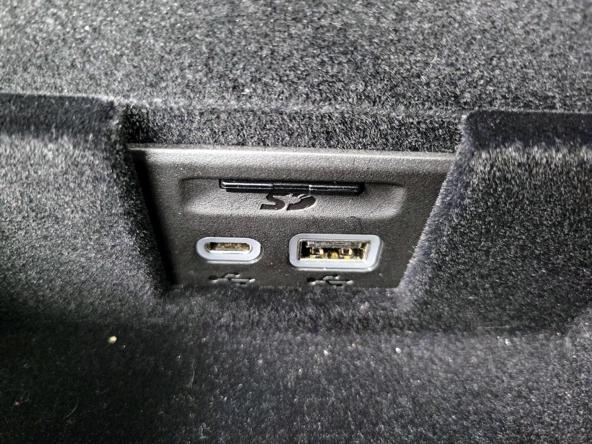 Thumbnail: 2025 Cadillac XT6 - 19