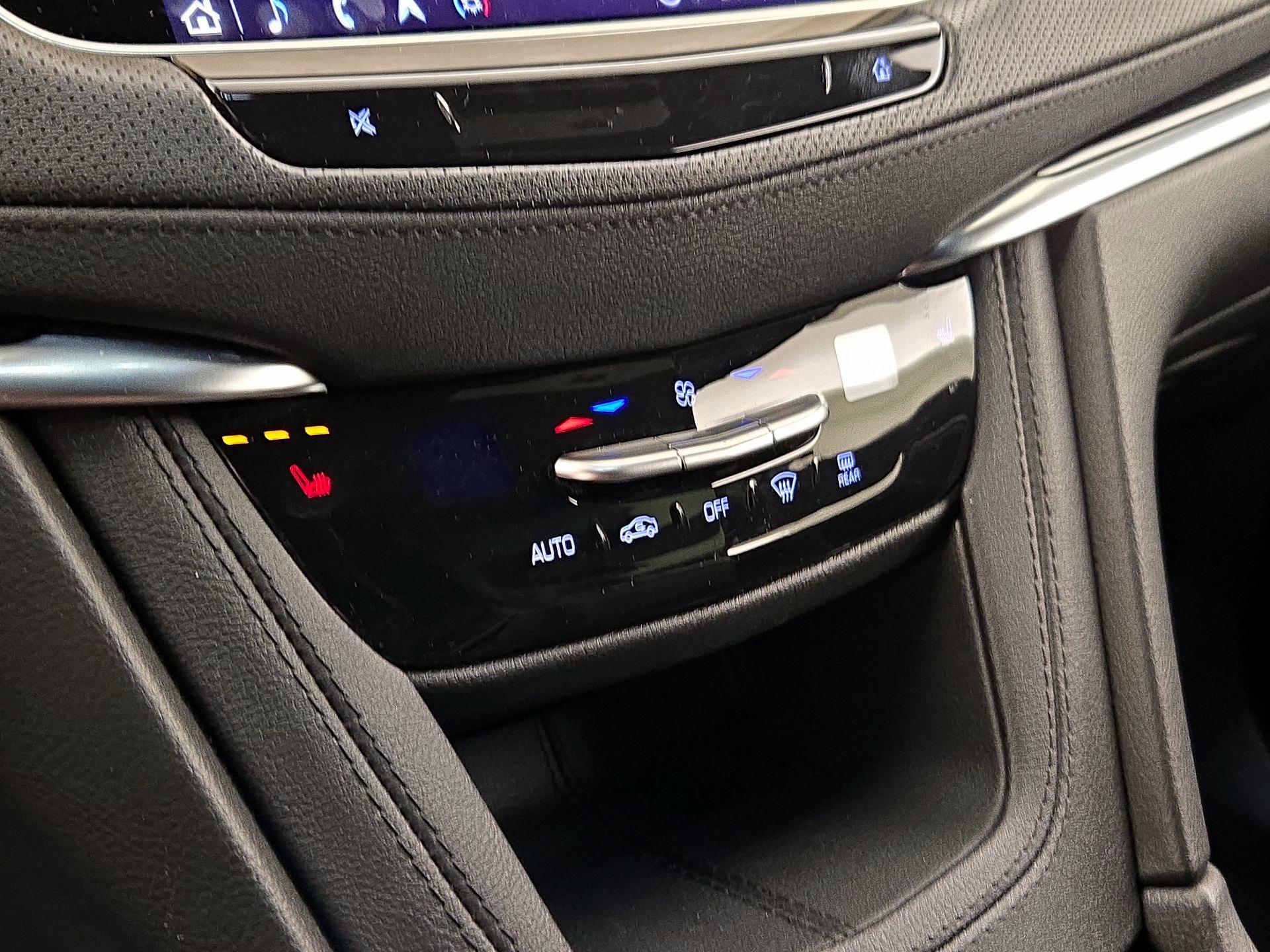 Thumbnail: 2025 Cadillac XT5 - 17