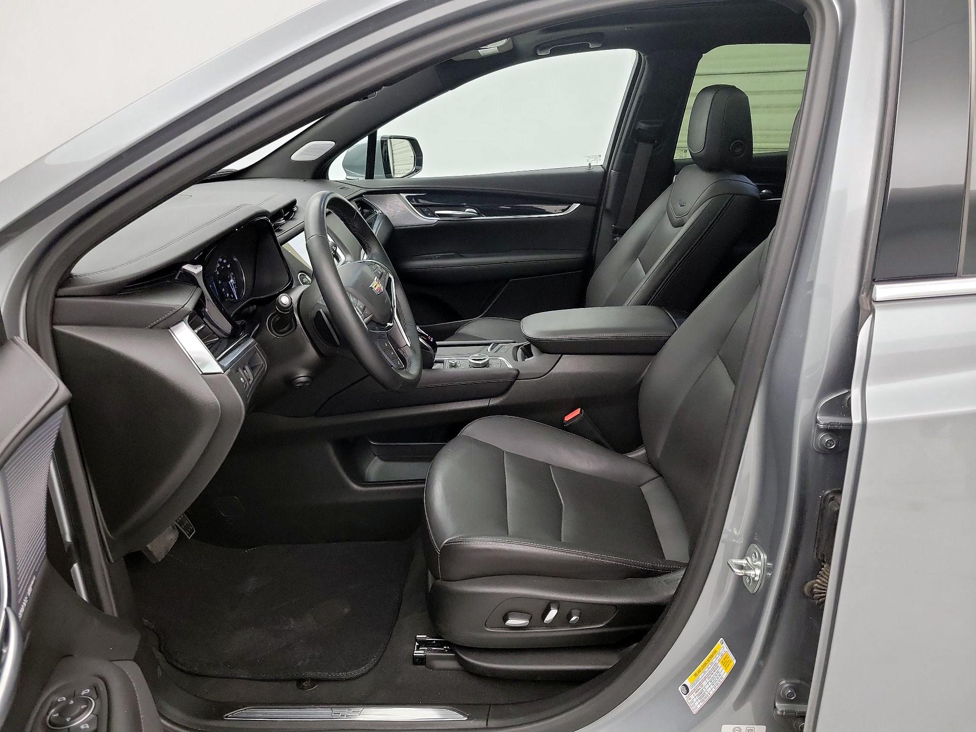 Thumbnail: 2025 Cadillac XT5 - 11