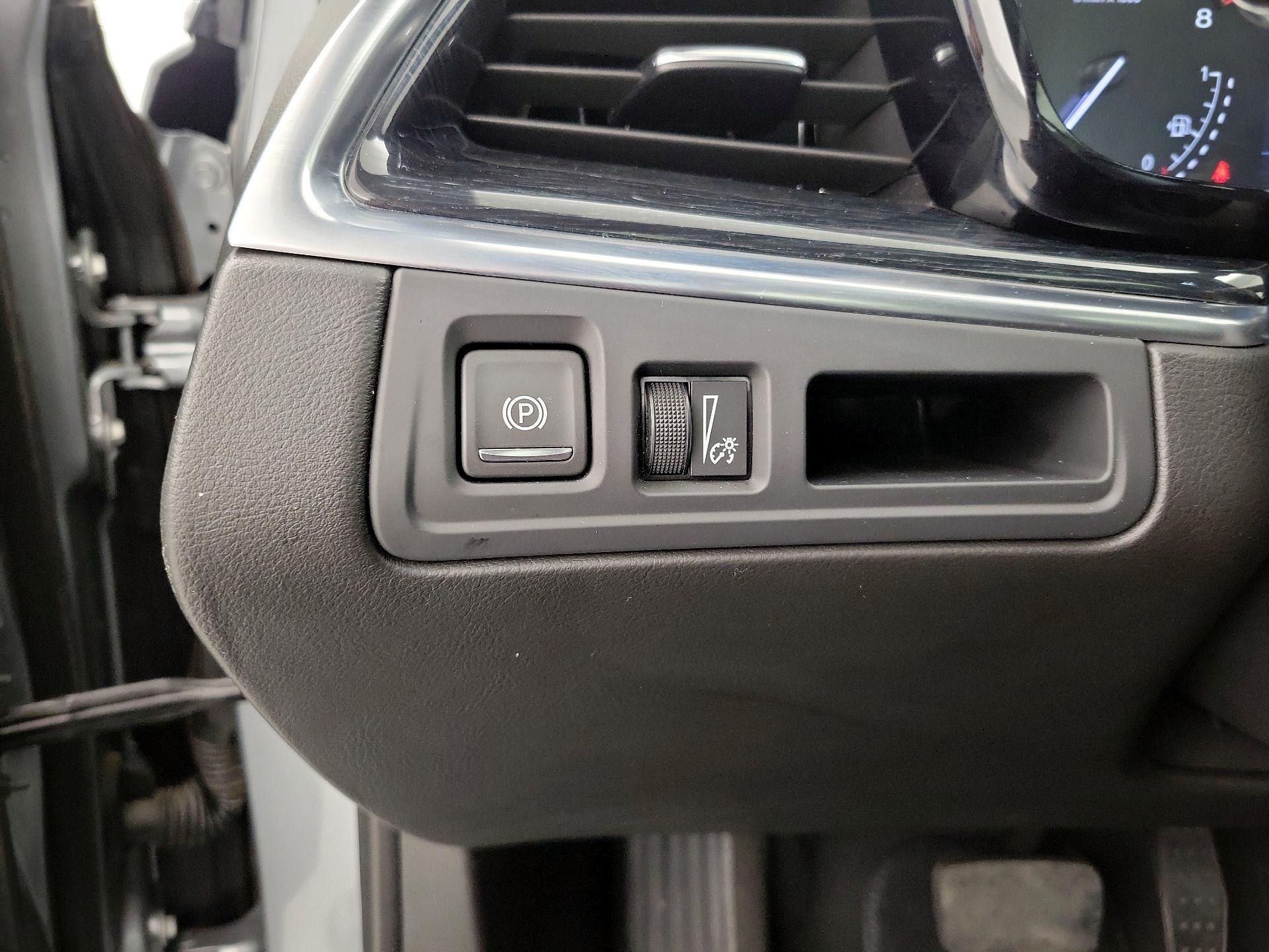 Thumbnail: 2025 Cadillac XT5 - 13