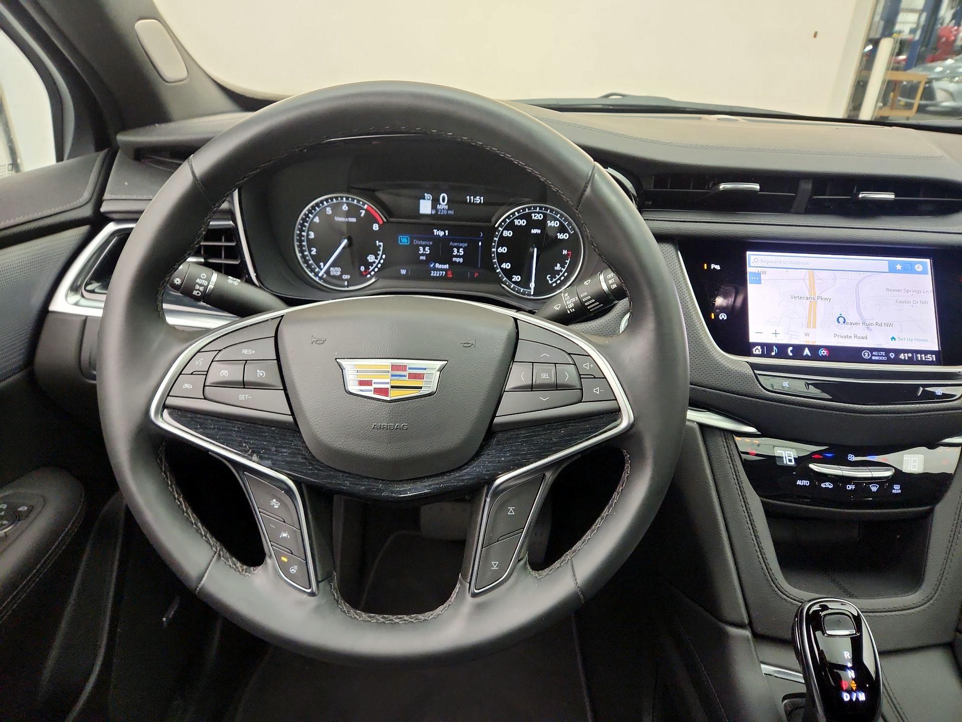 Thumbnail: 2025 Cadillac XT5 - 10