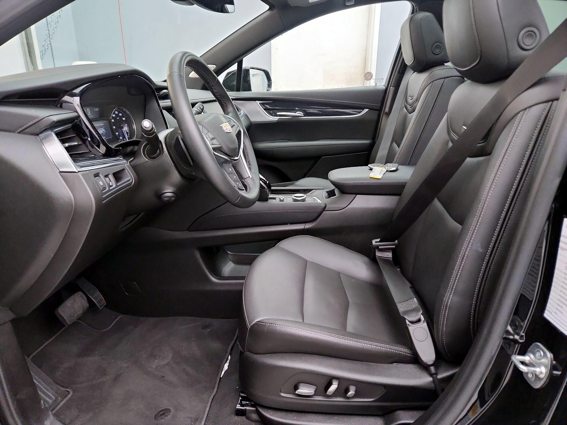 Thumbnail: 2025 Cadillac XT5 - 11