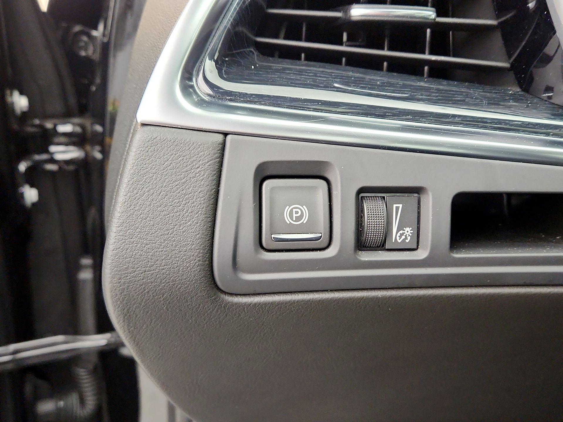 Thumbnail: 2025 Cadillac XT5 - 13