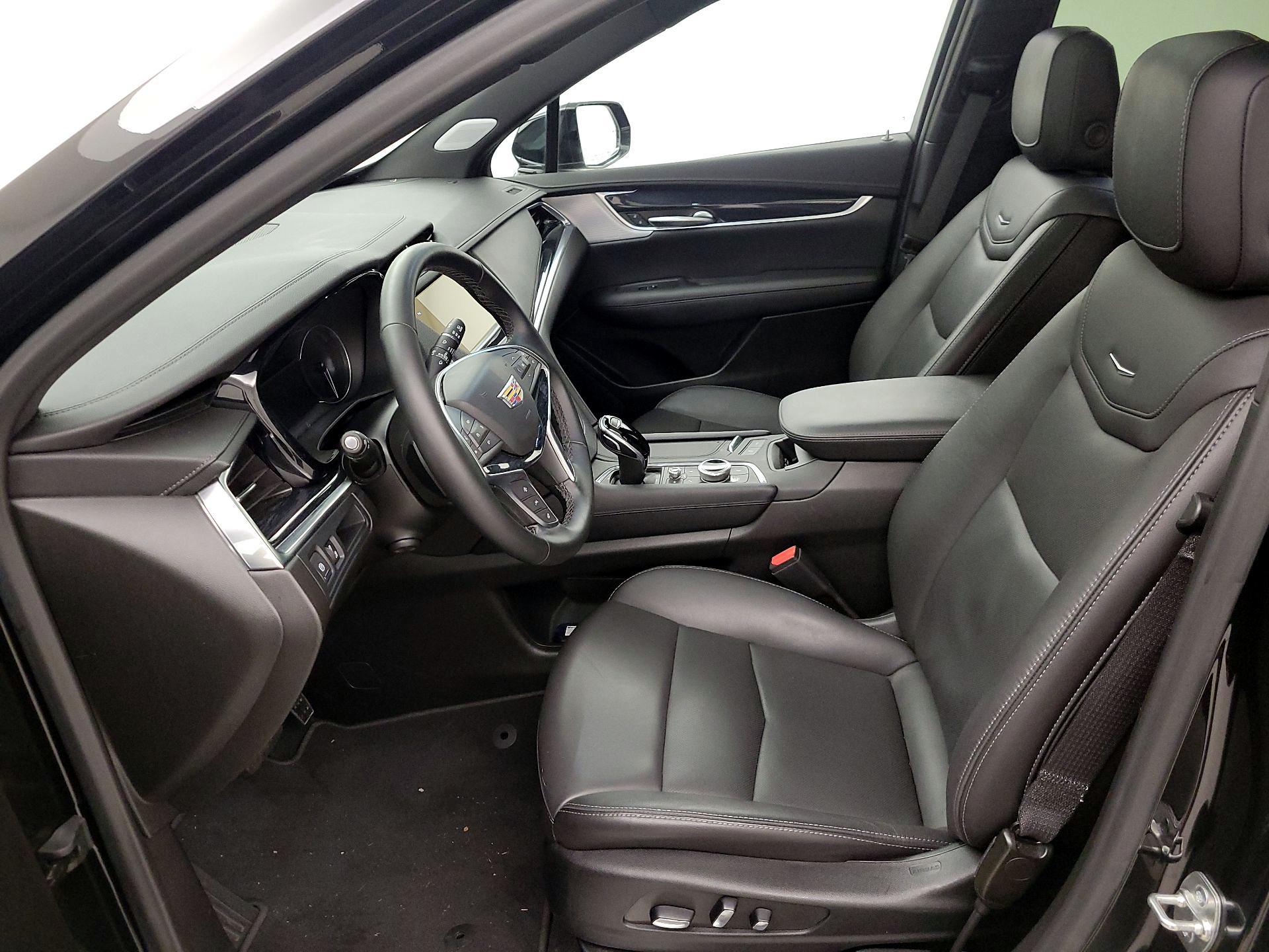 Thumbnail: 2025 Cadillac XT5 - 11